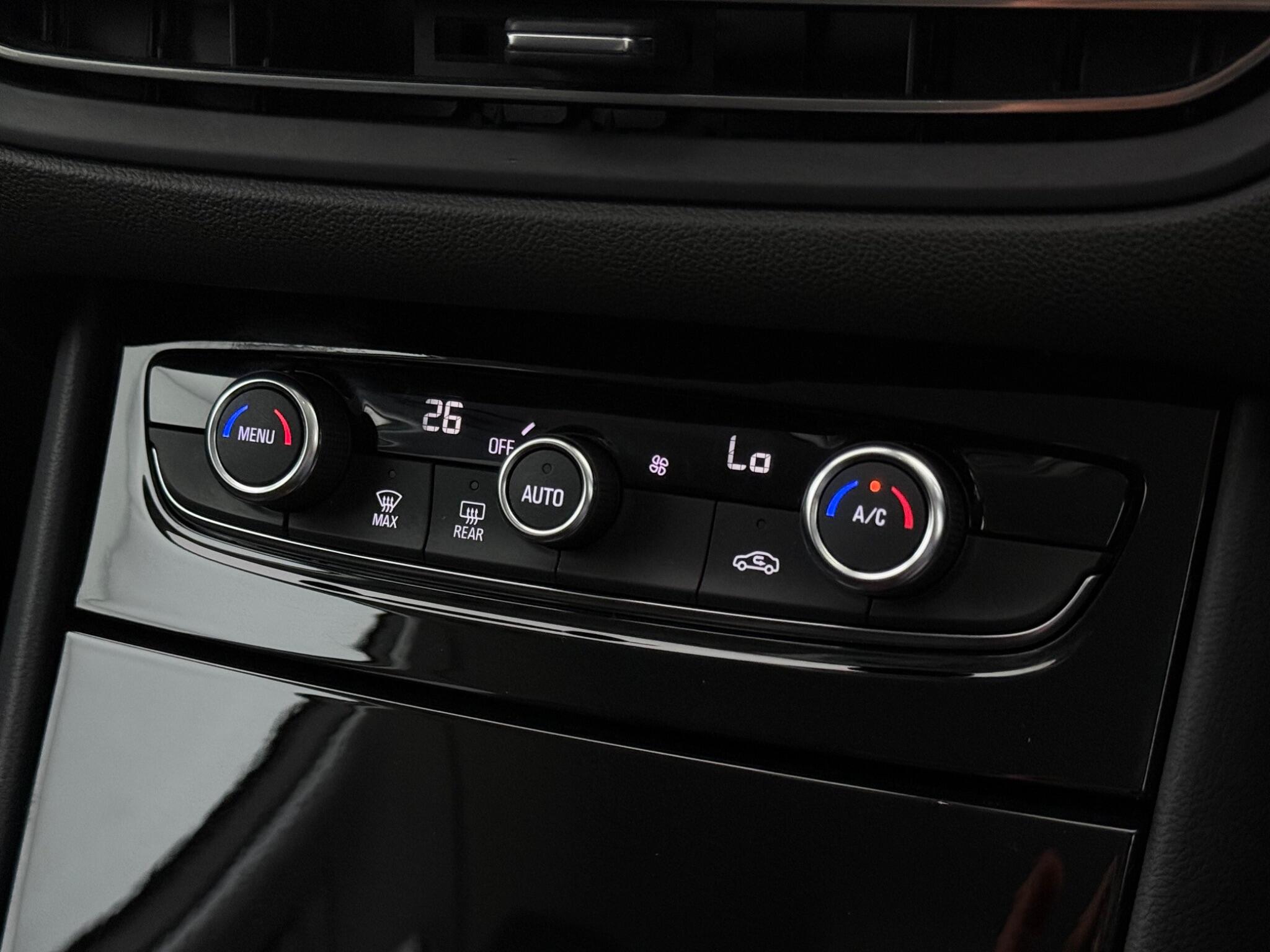 Vauxhall Grandland view 21