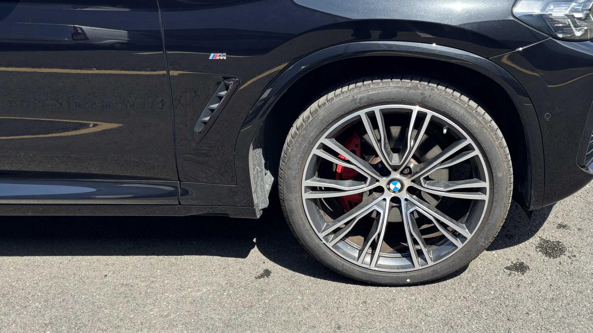 BMW X4 view 19