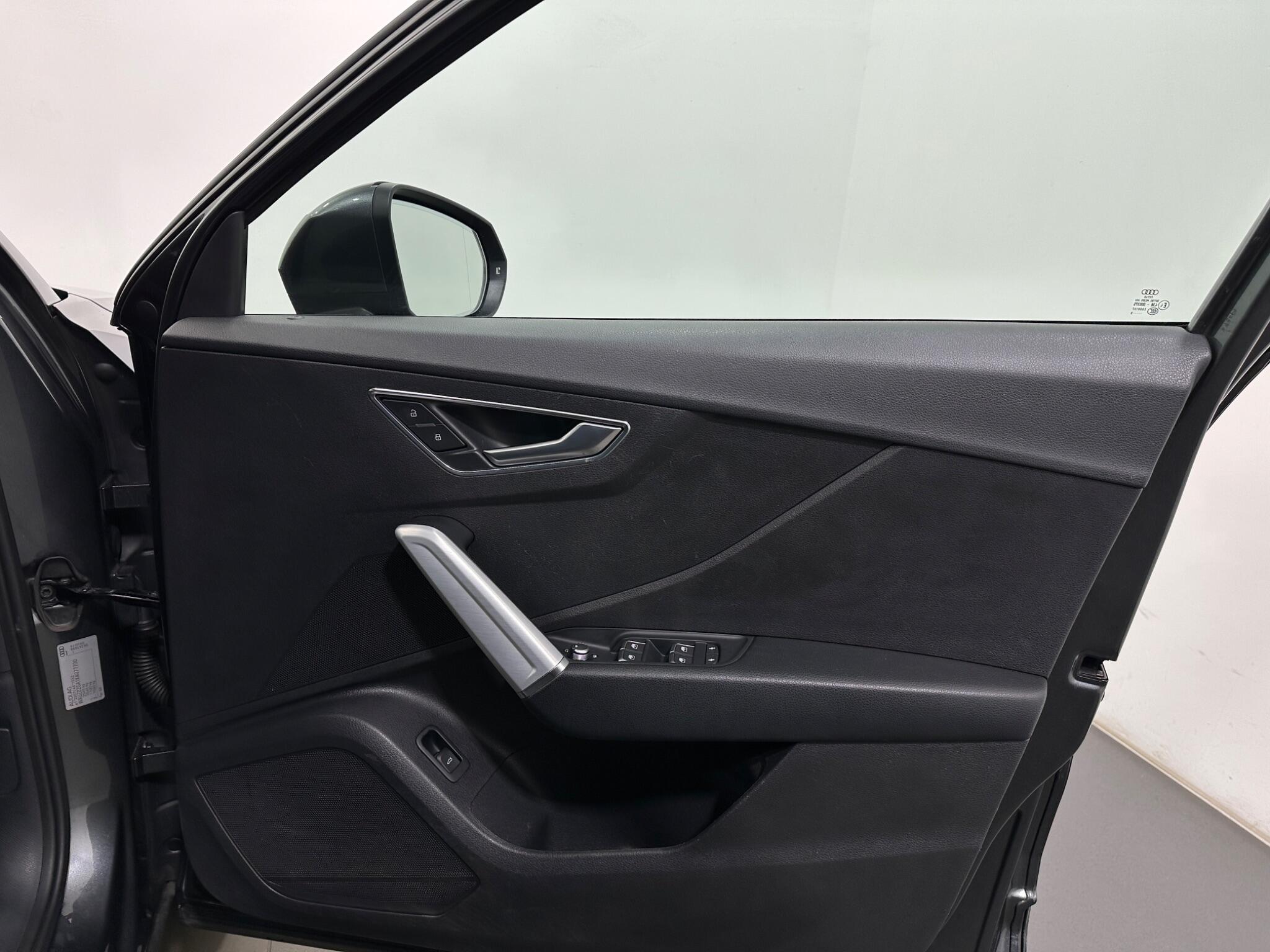 Audi Q2 view 34