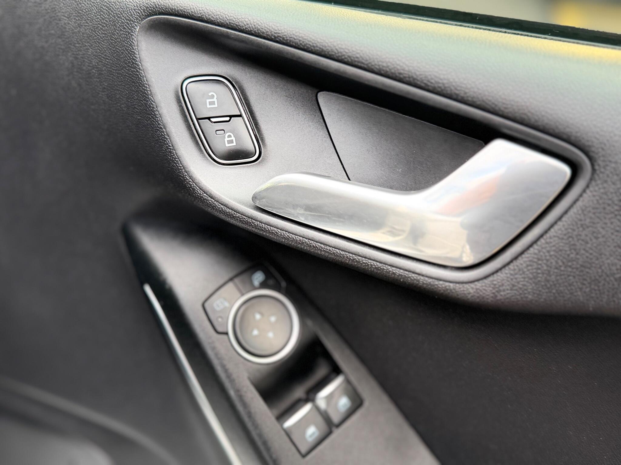 Ford Fiesta view 53