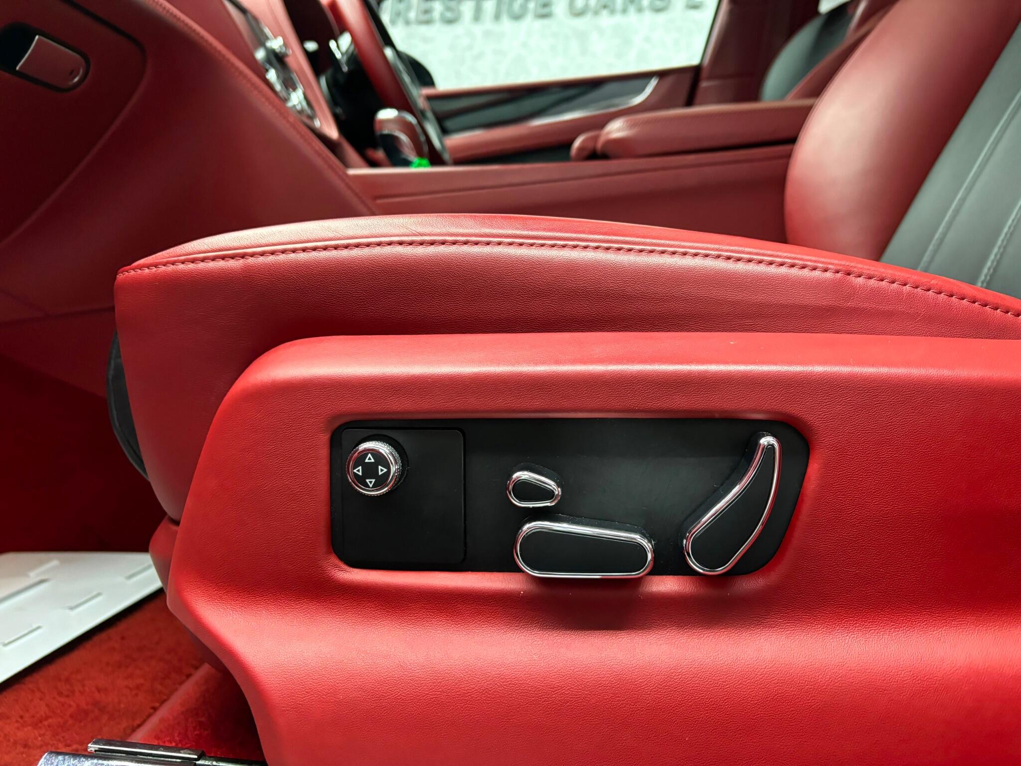 Bentley Bentayga view 36
