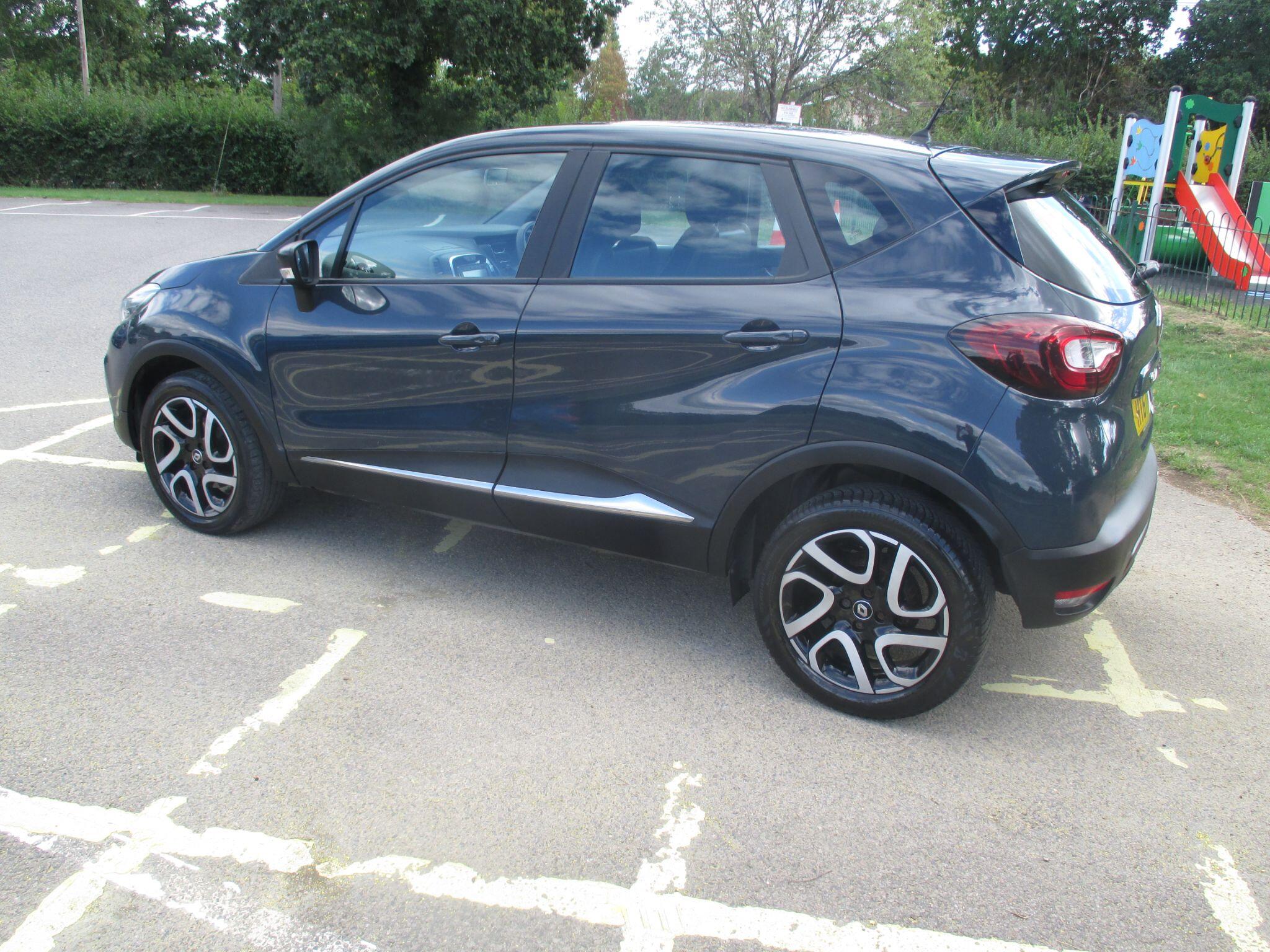 Renault Captur view 18