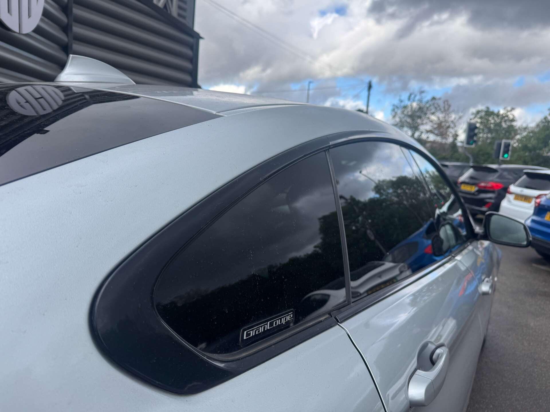 BMW 4 Series view 11