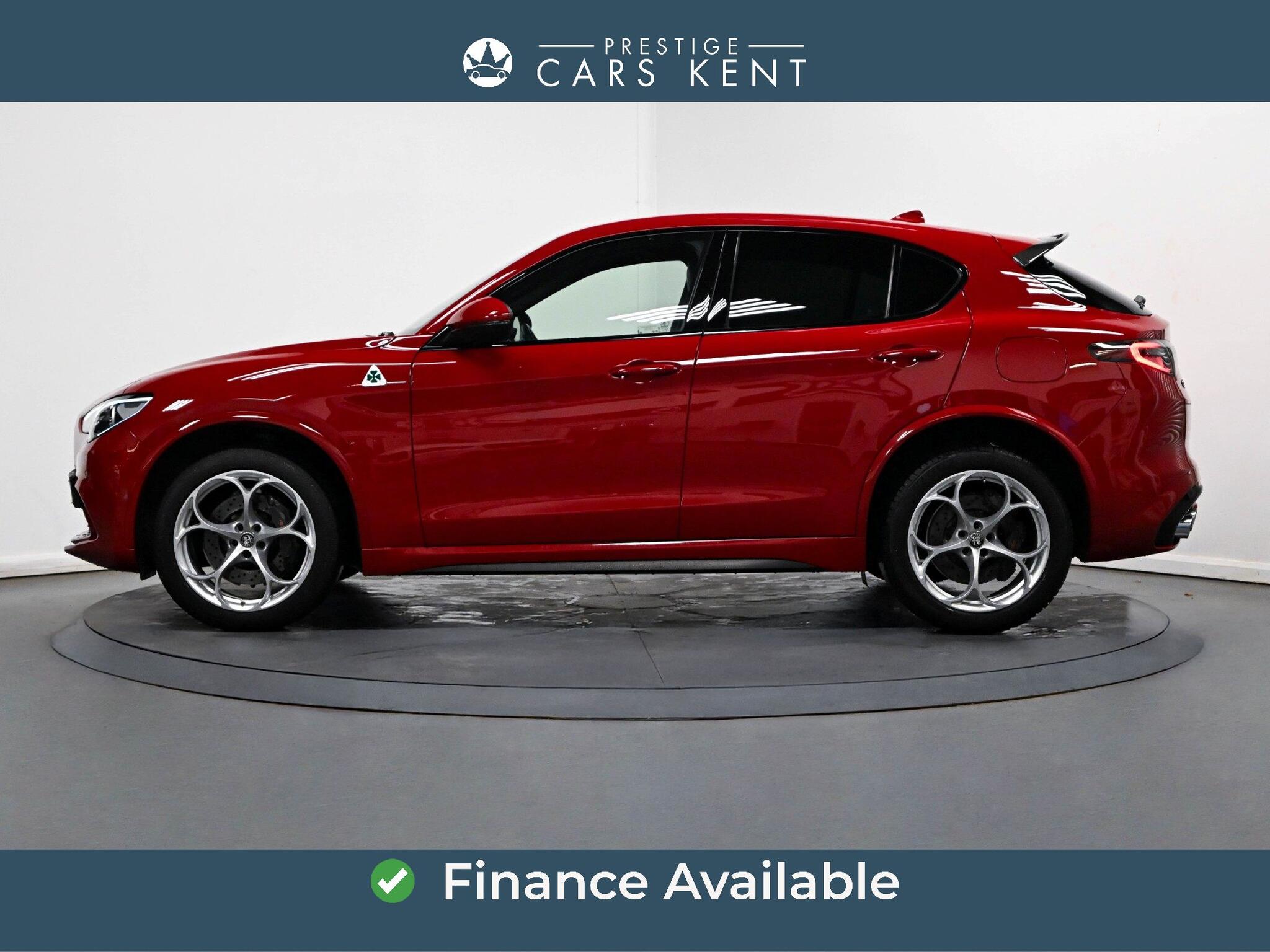 Alfa Romeo Stelvio view 4