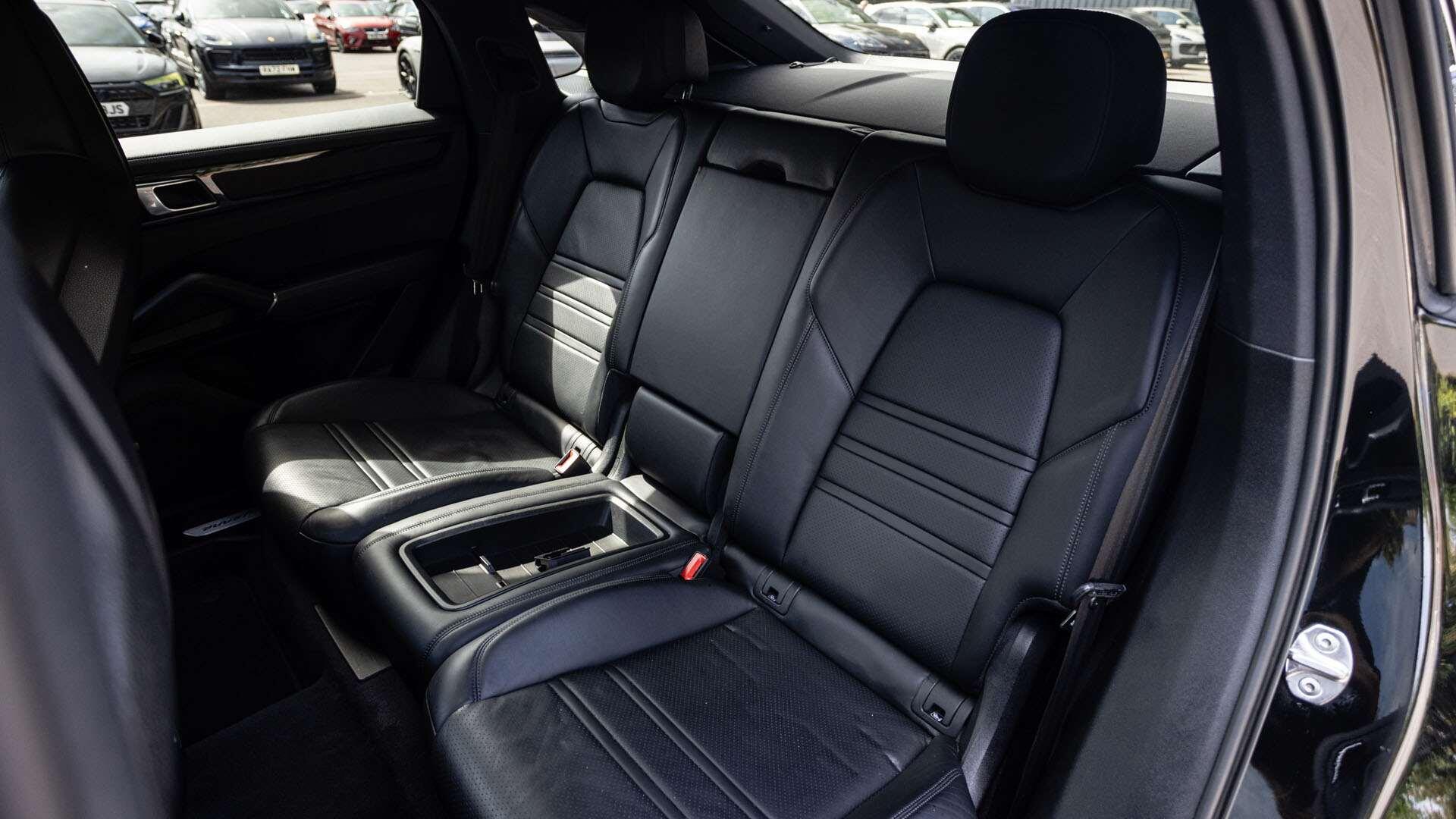 Porsche Cayenne view 15
