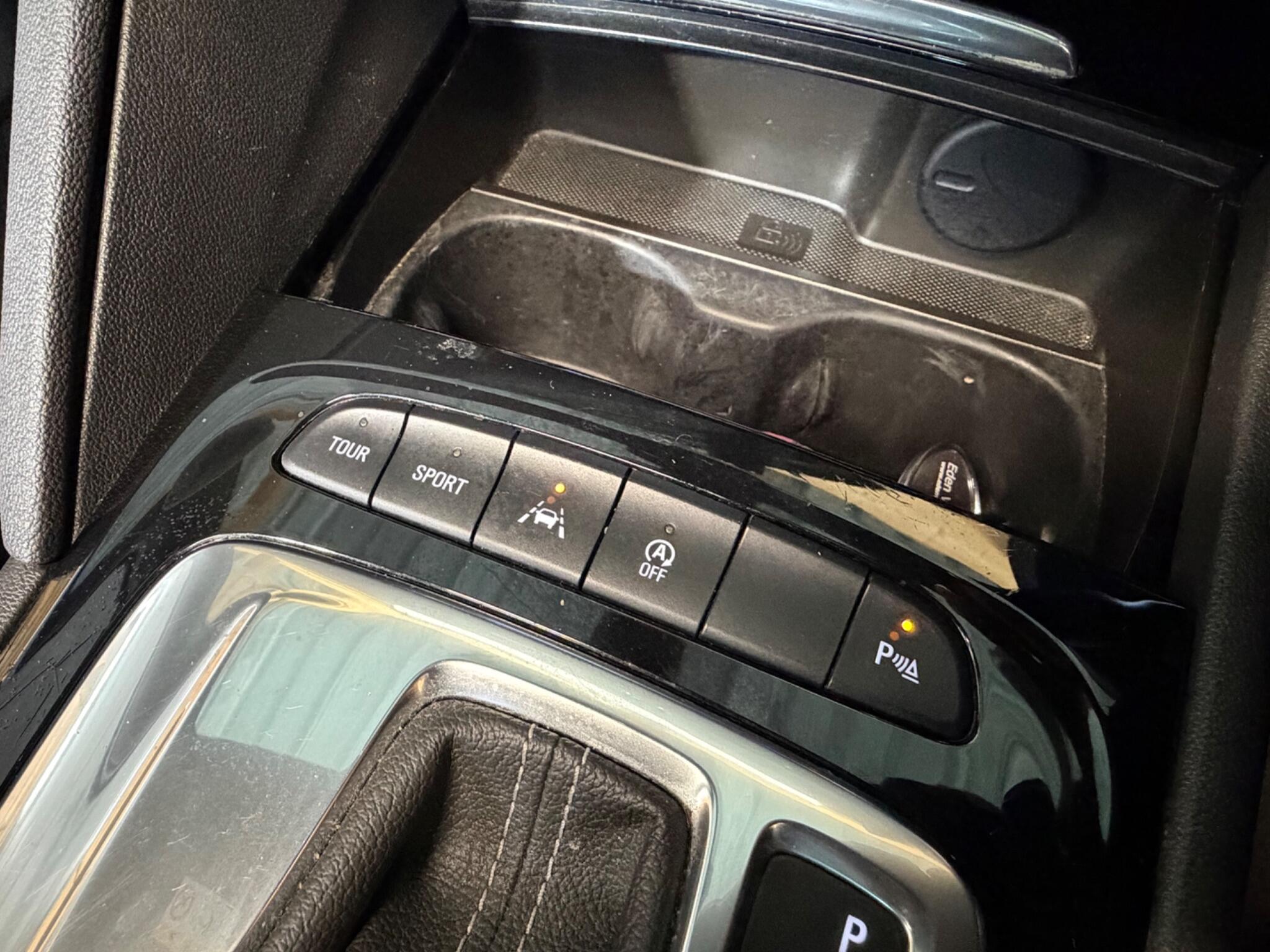 Vauxhall Insignia view 28