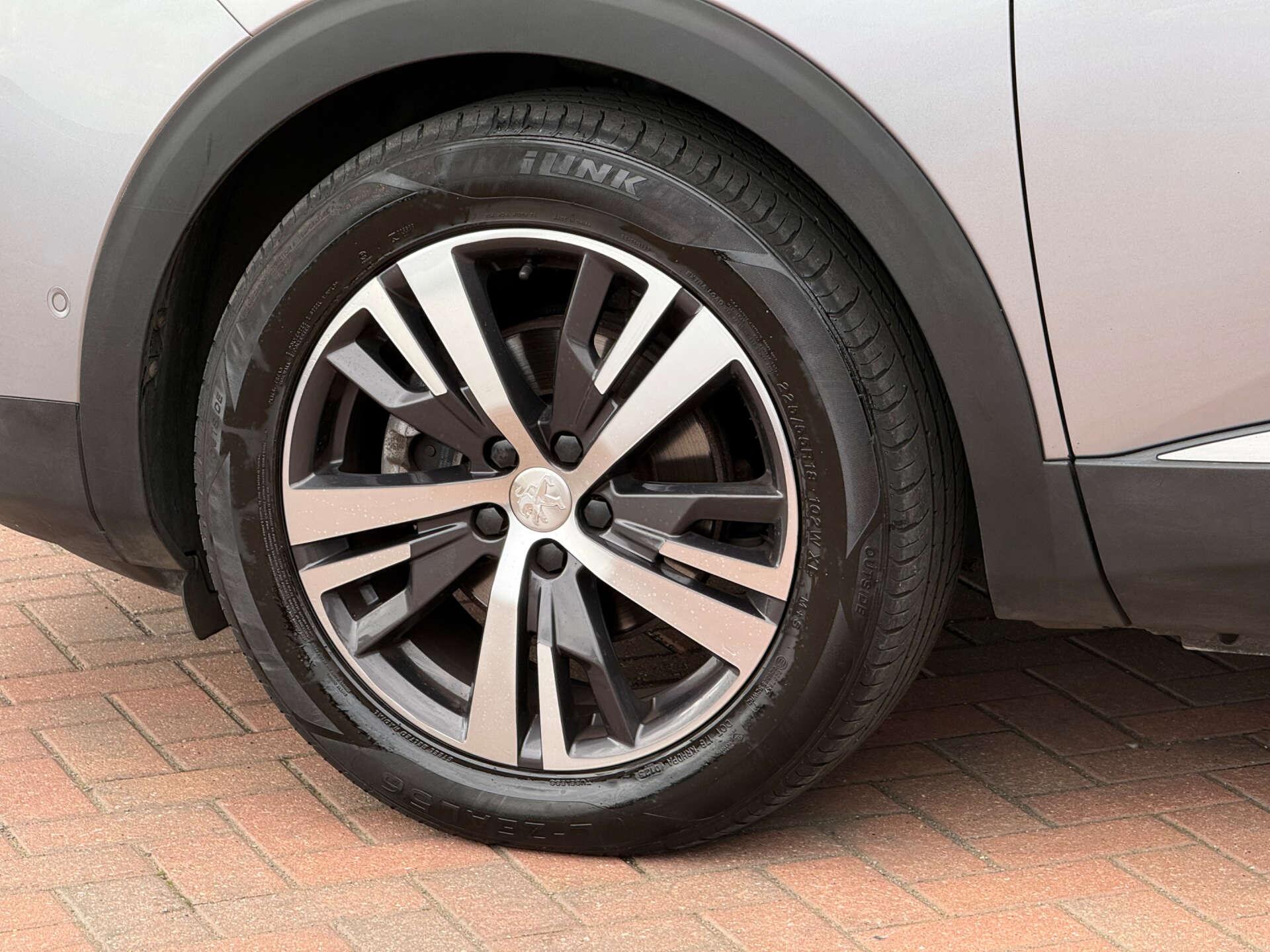 Peugeot 3008 view 10
