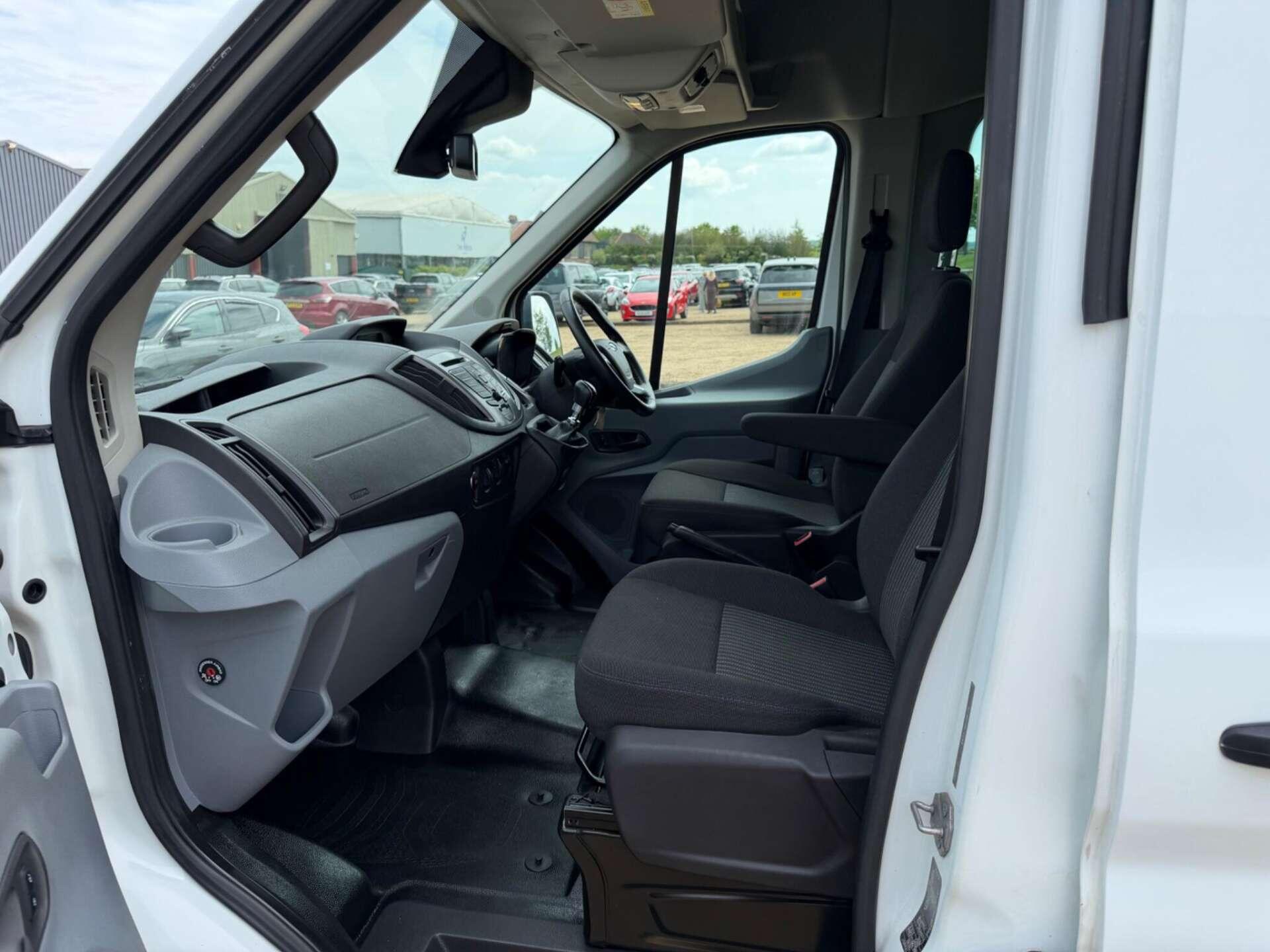 Ford Transit view 14