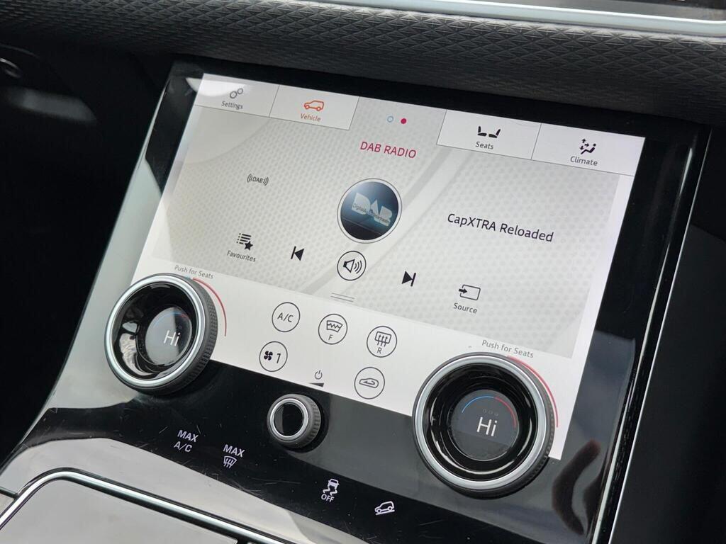 Land Rover Range Rover Velar view 39
