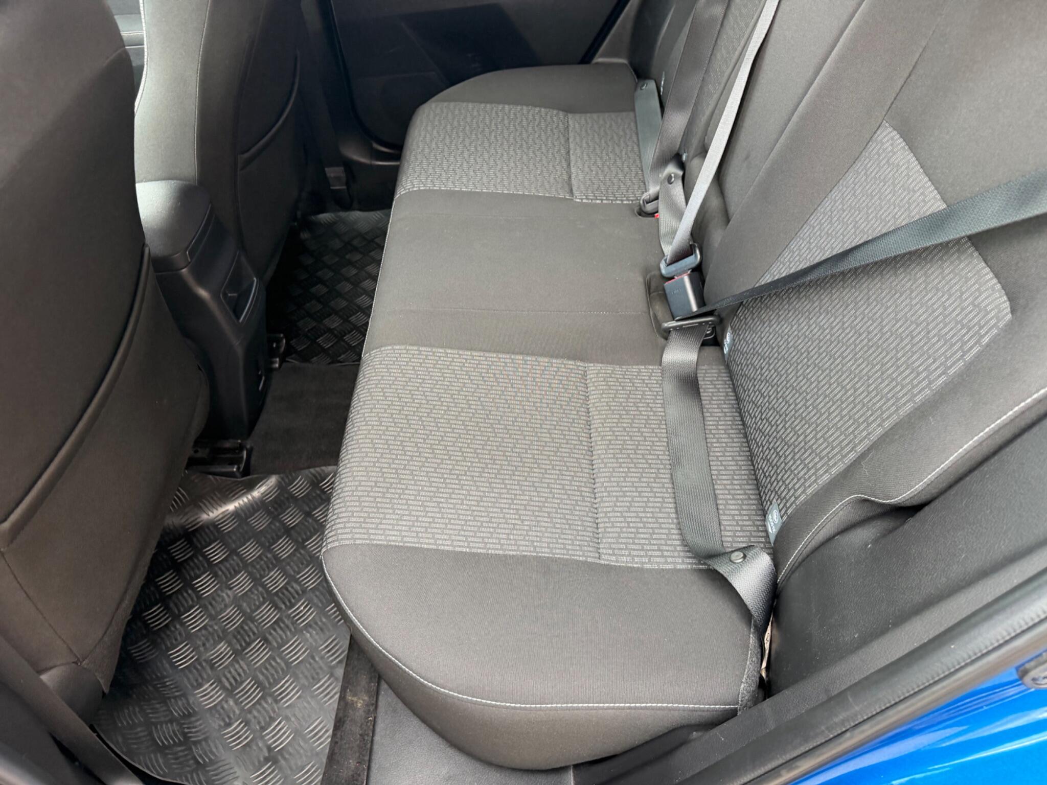 Toyota Auris view 70