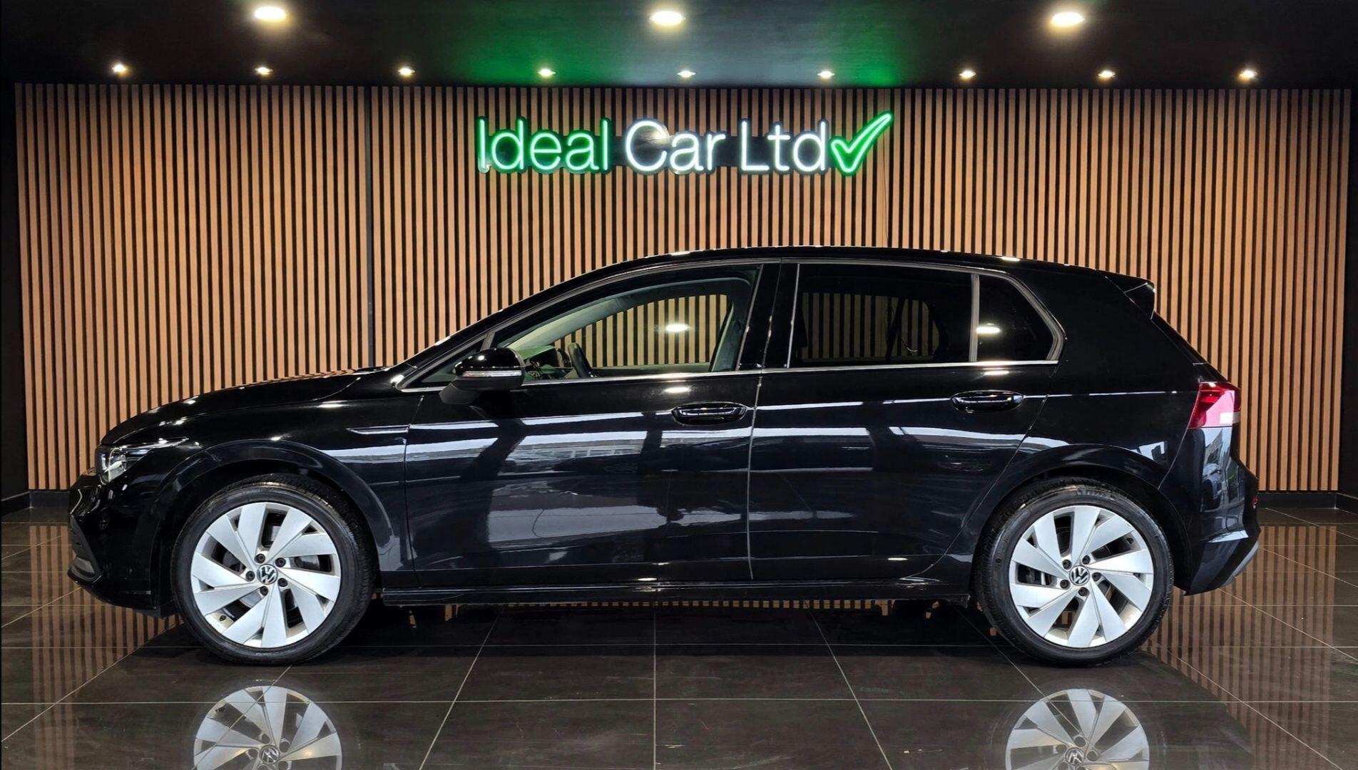 Volkswagen Golf view 4