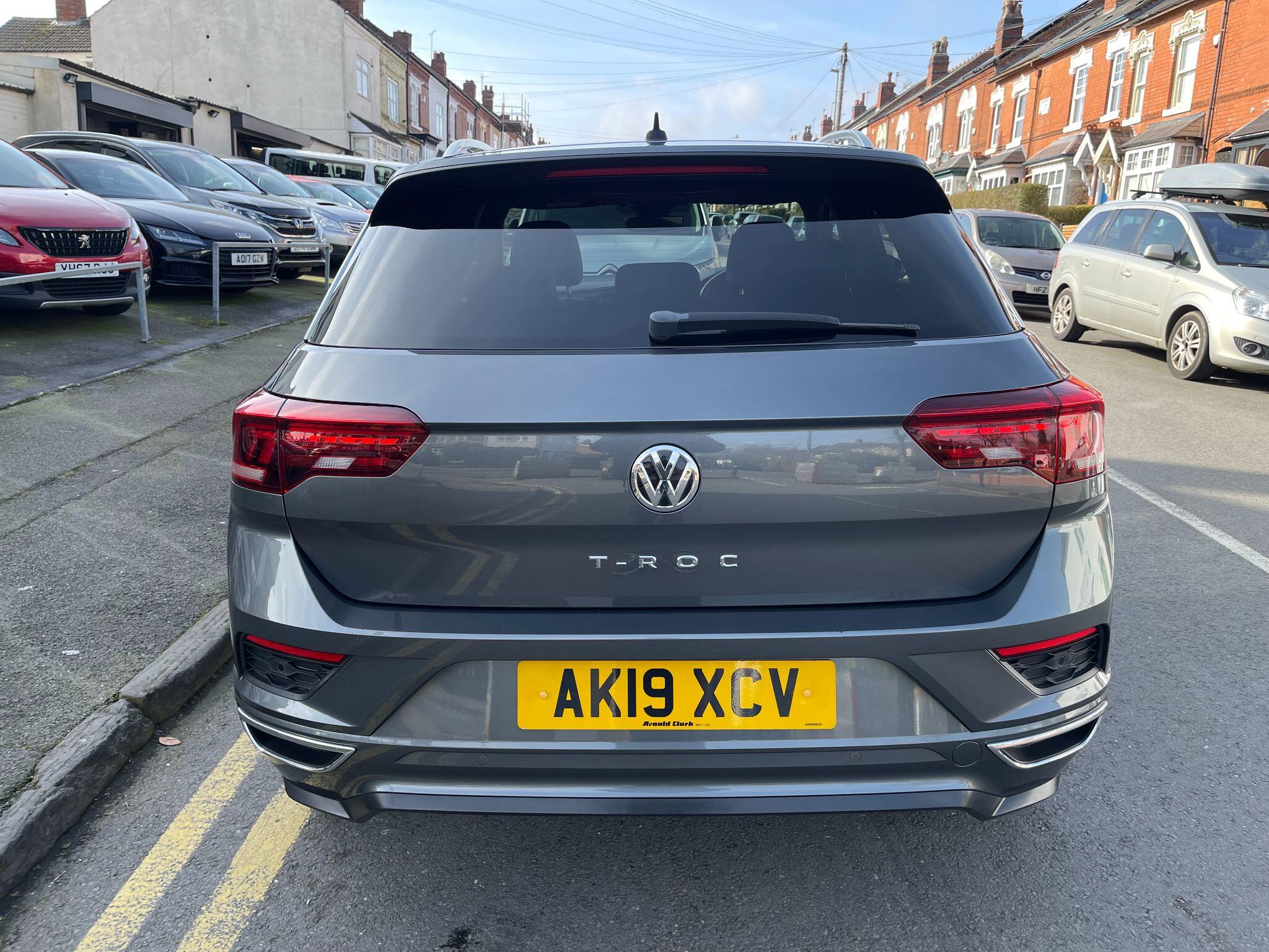 Volkswagen T-Roc view 14