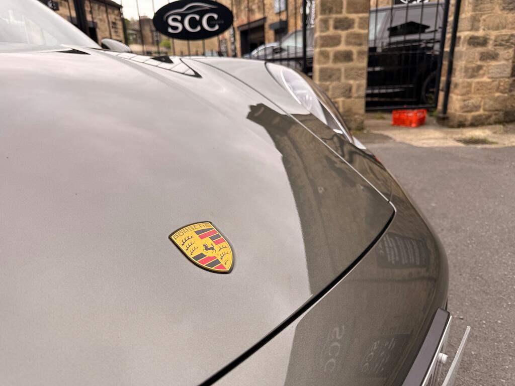Porsche 911 view 26