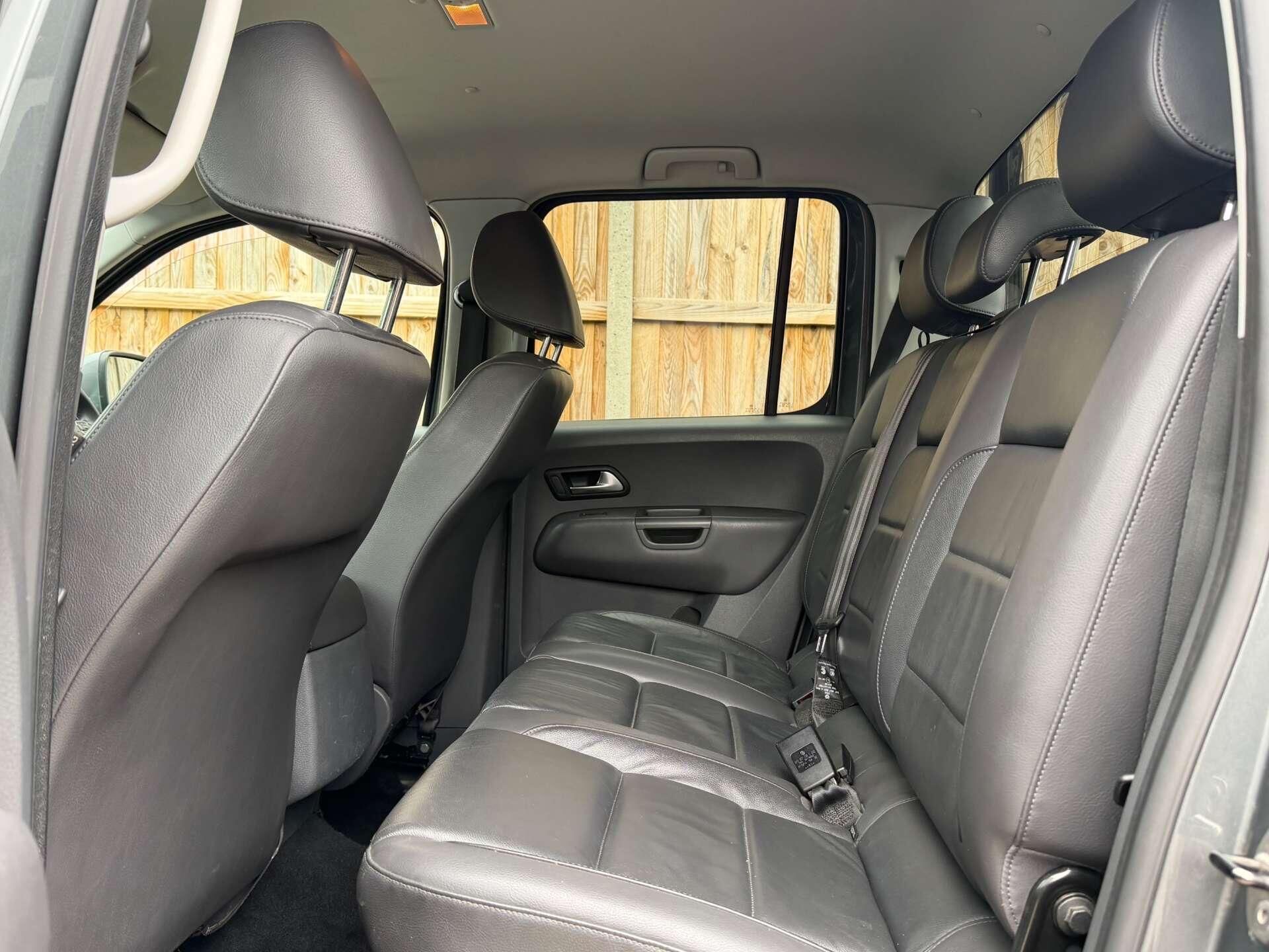 Volkswagen Amarok view 3