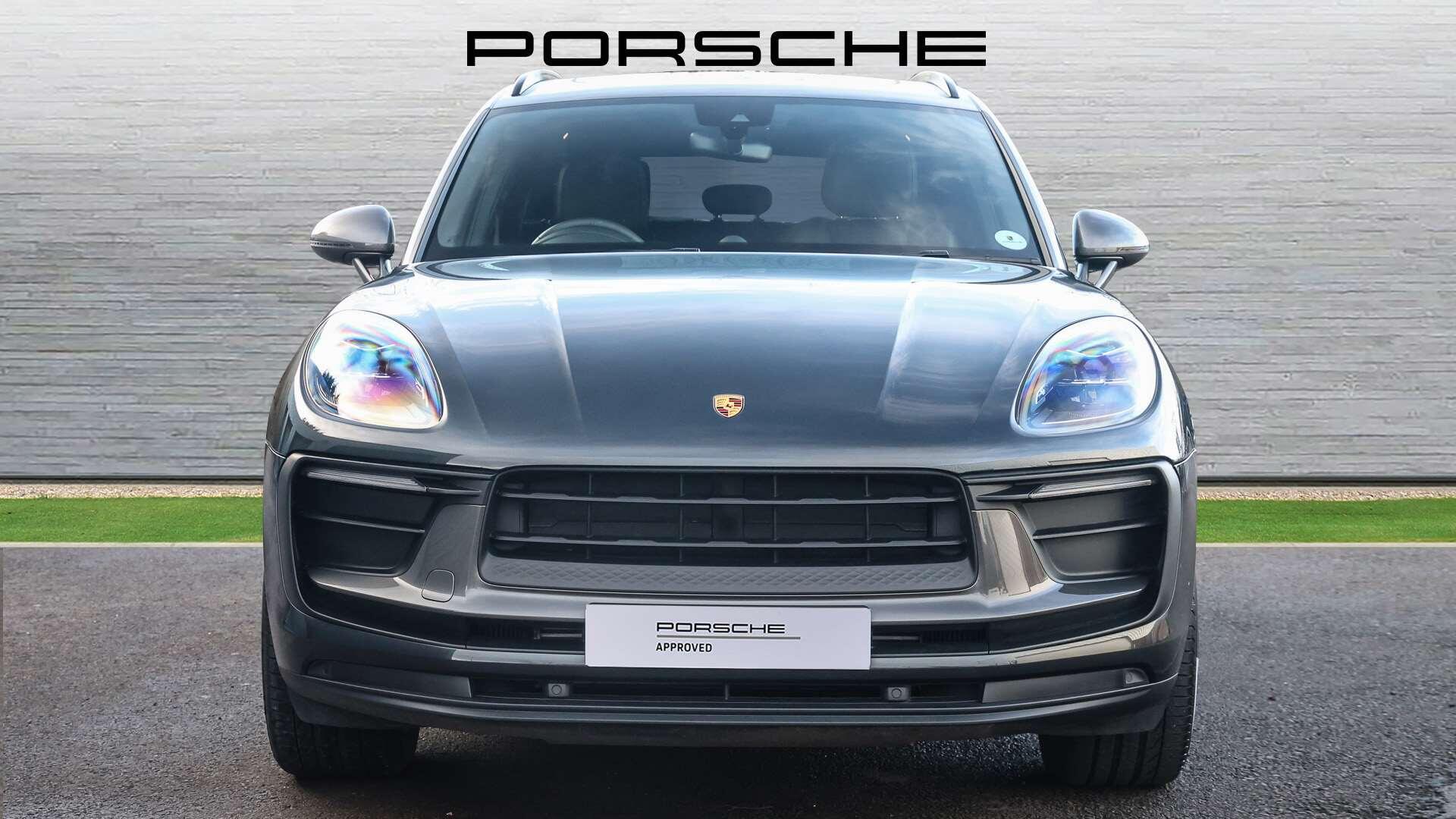 Porsche Macan view 9