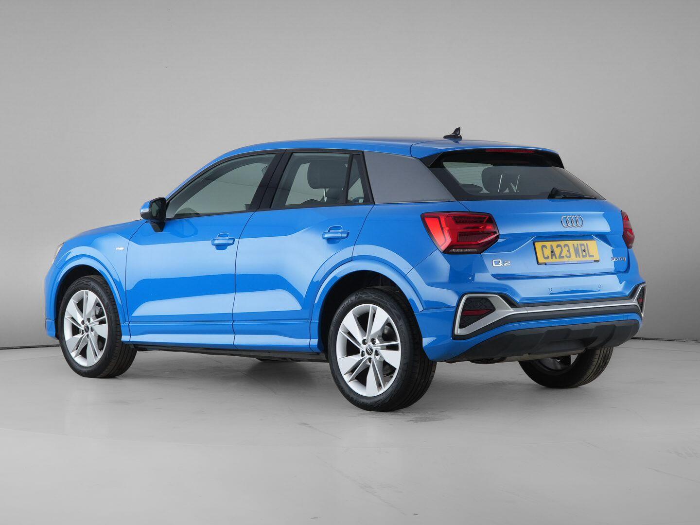 Audi Q2 view 8
