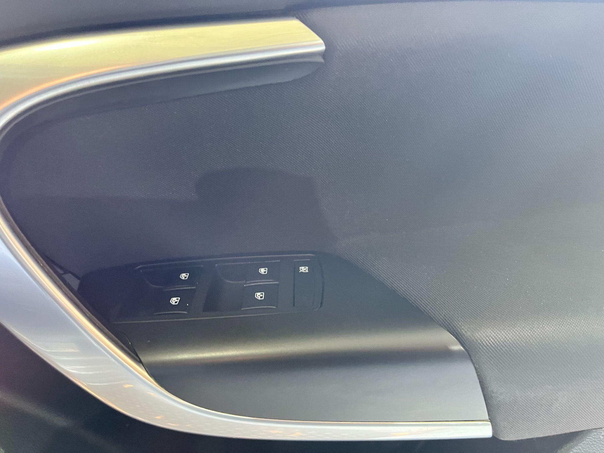 Vauxhall Insignia view 26