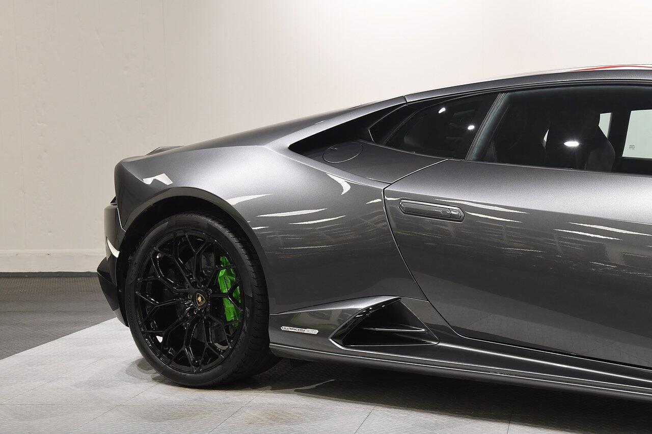 Lamborghini Huracan view 42