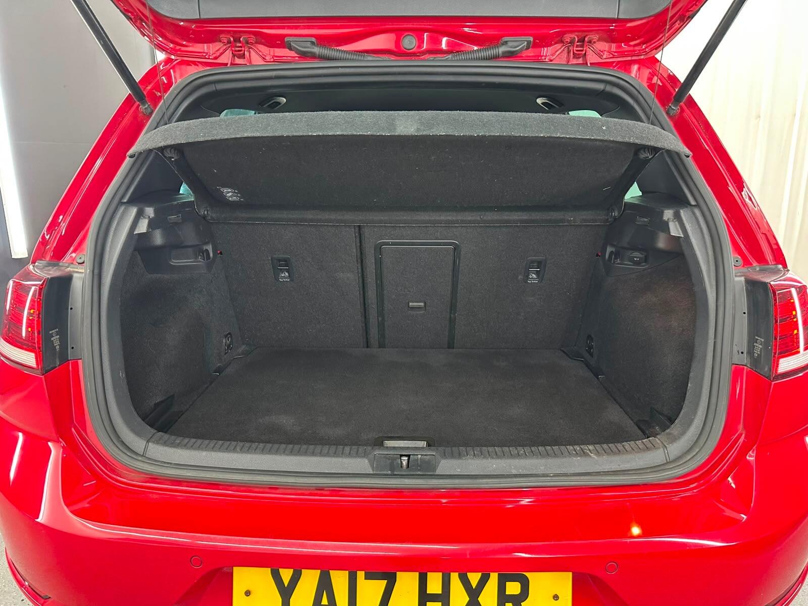 Volkswagen Golf view 21