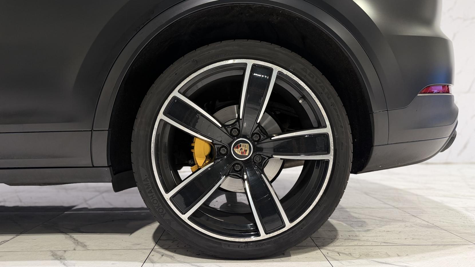 Porsche Cayenne view 51