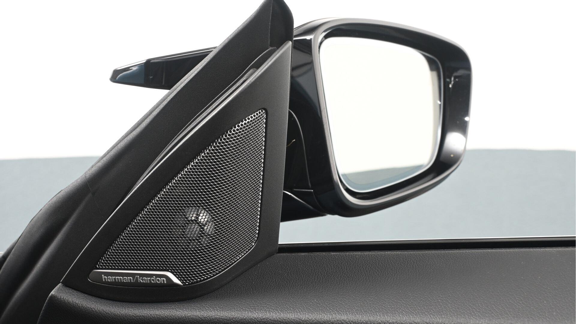 BMW i4 view 21