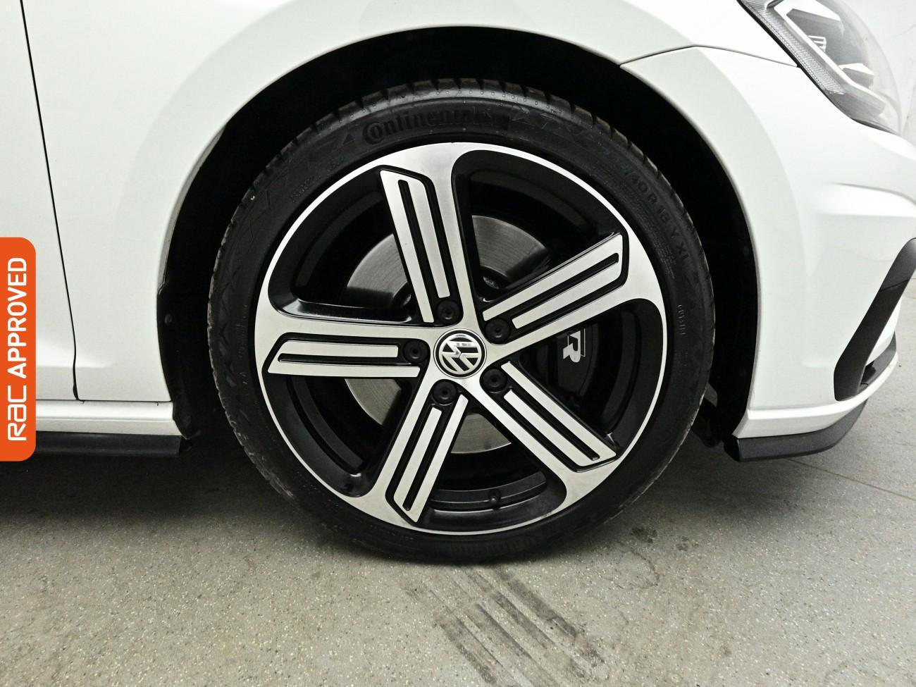 Volkswagen Golf view 27