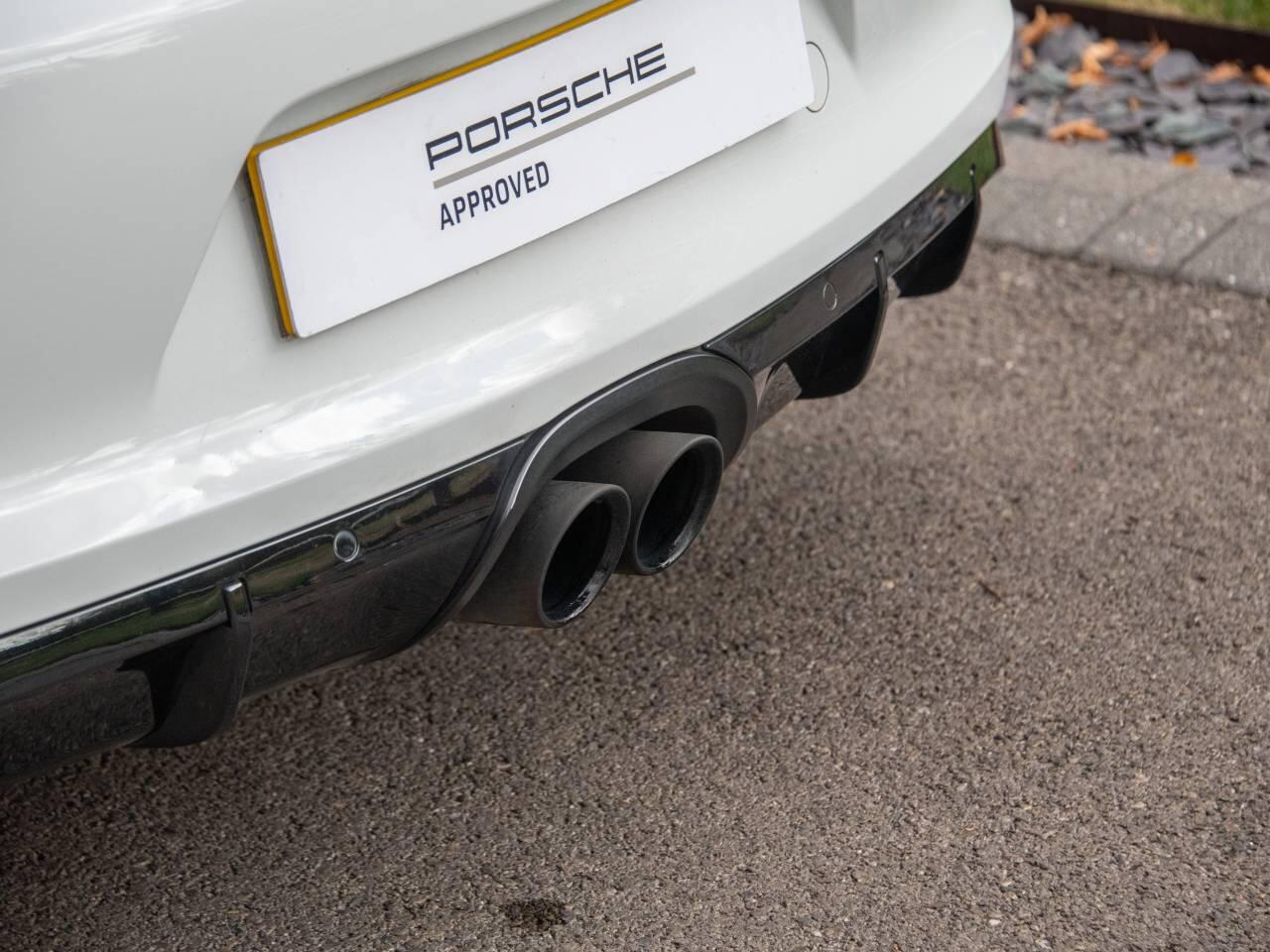 Porsche Cayman view 22