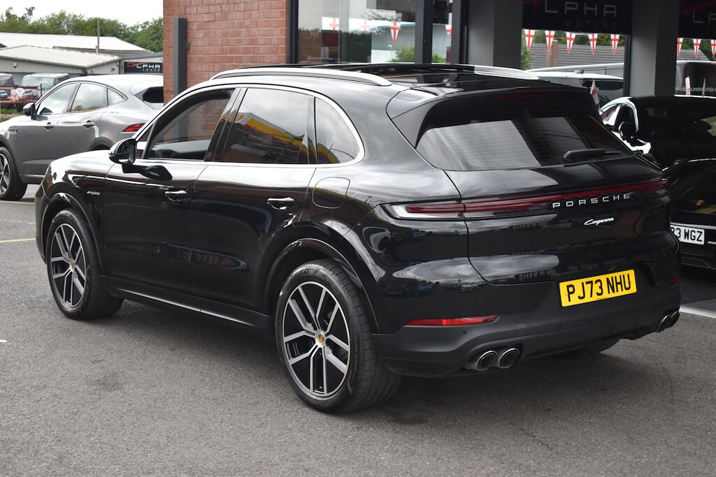 Porsche Cayenne view 20