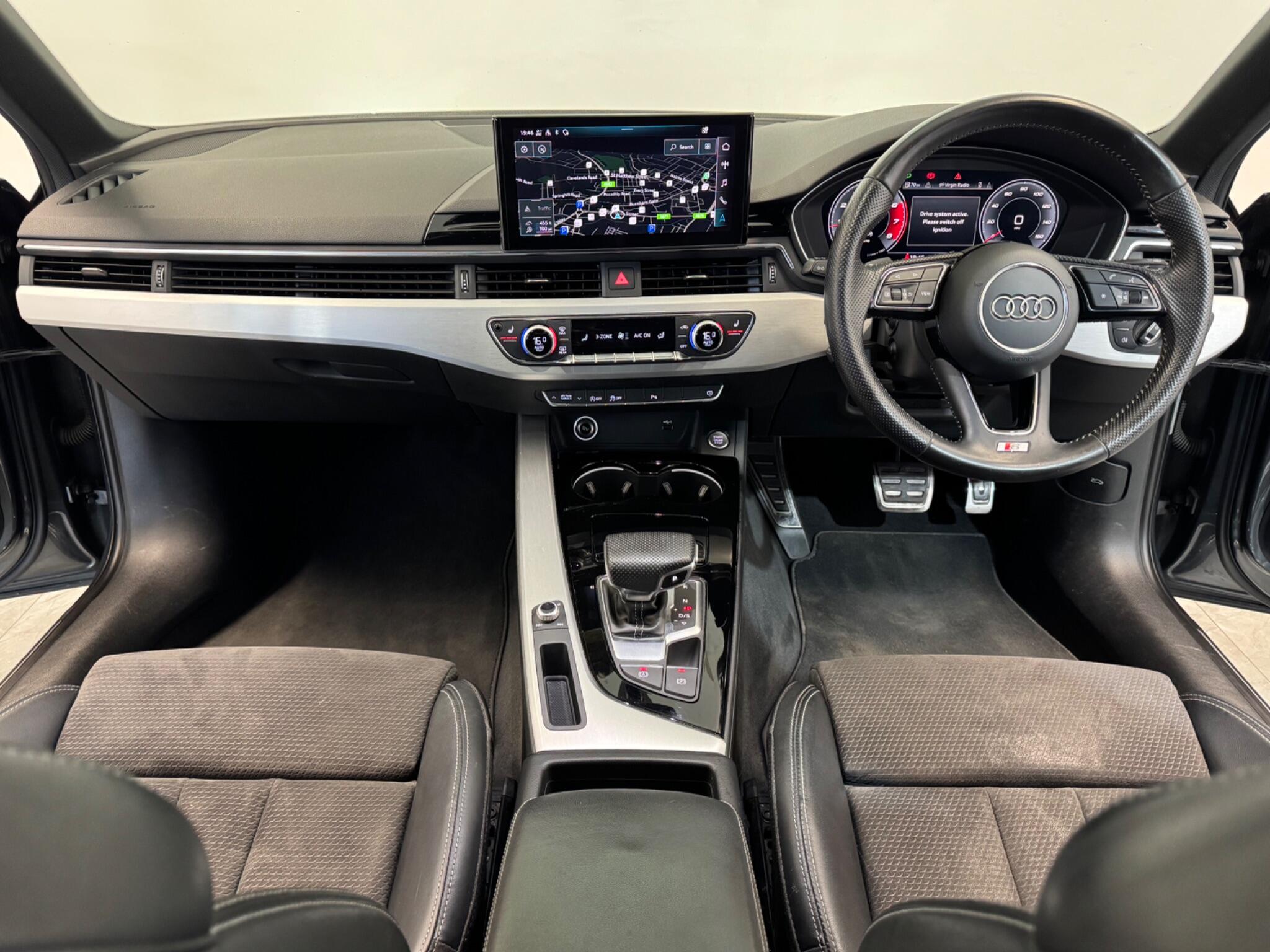 Audi A4 view 11
