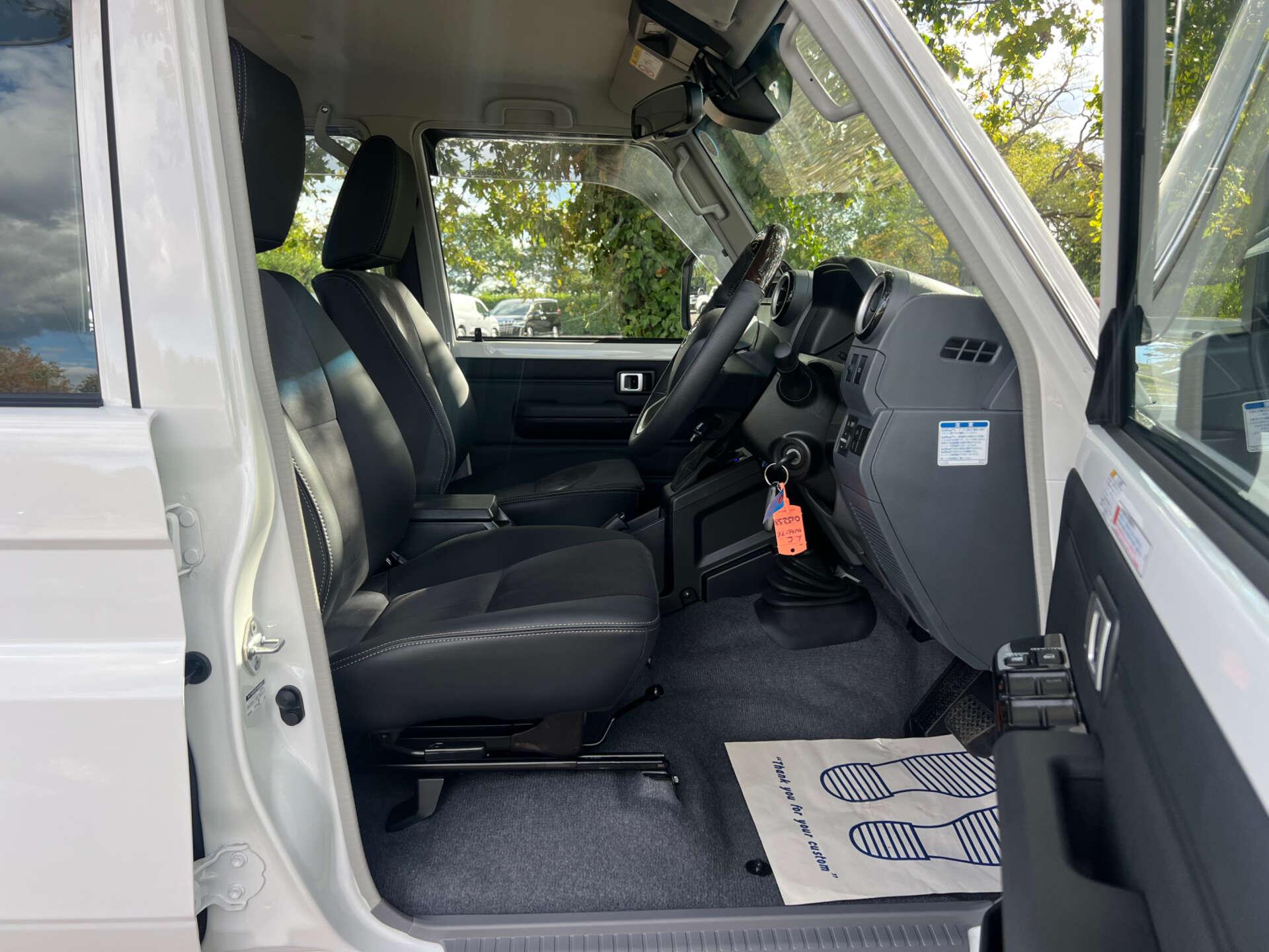 Toyota Land Cruiser view 26