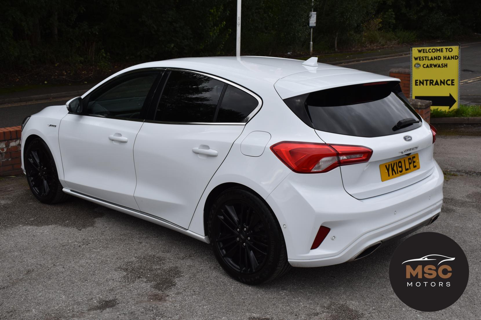 Ford Focus view 13