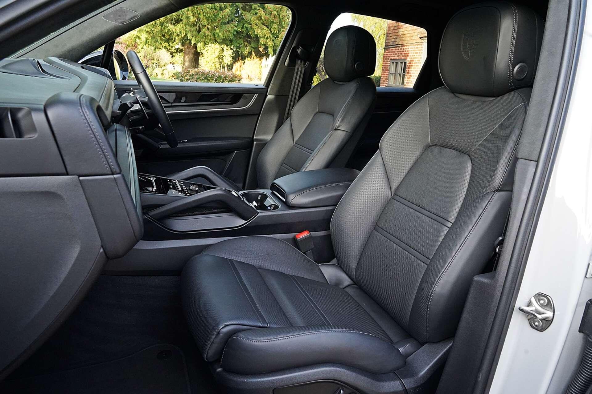 Porsche Cayenne view 13