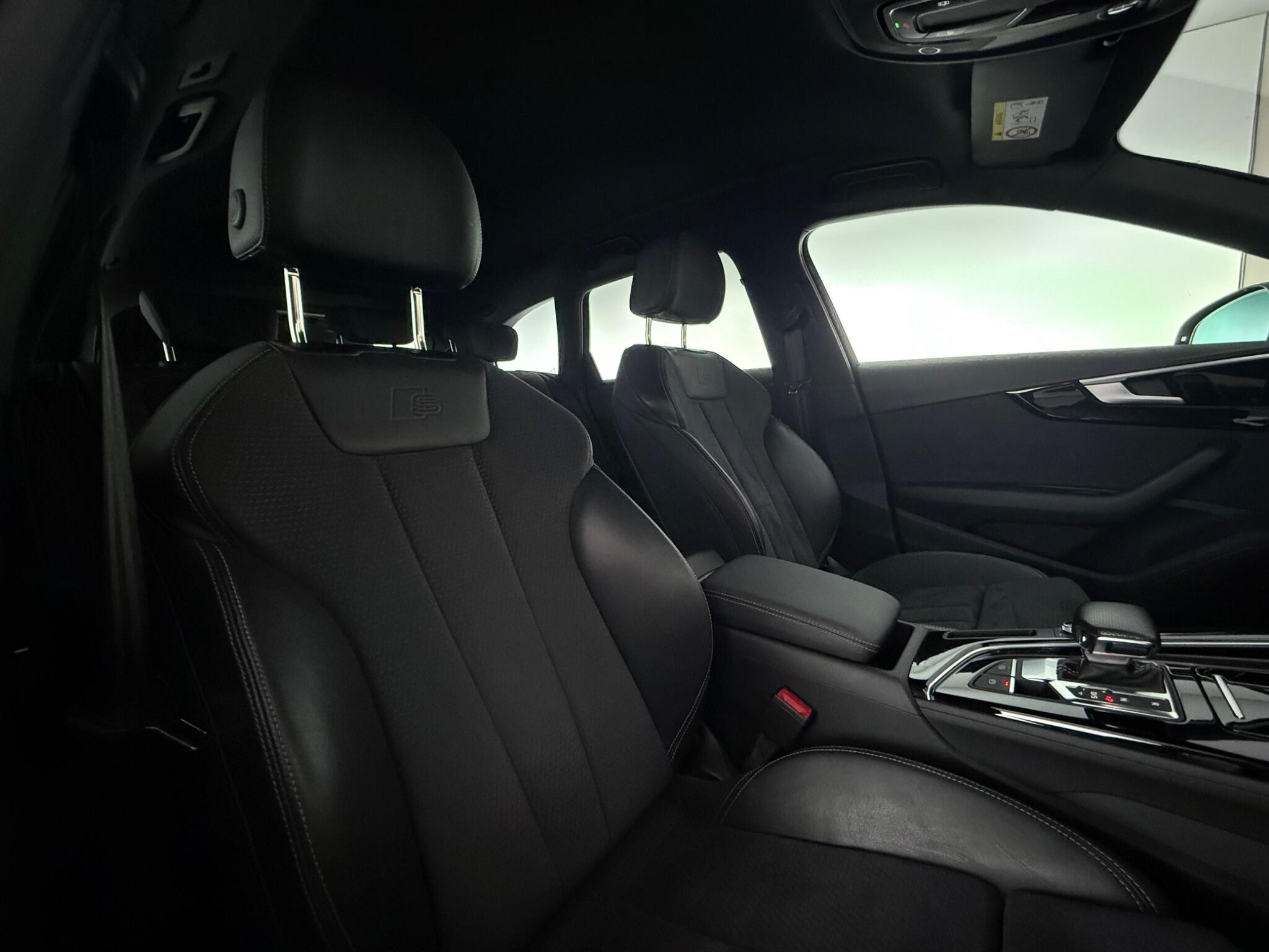 Audi A4 view 27