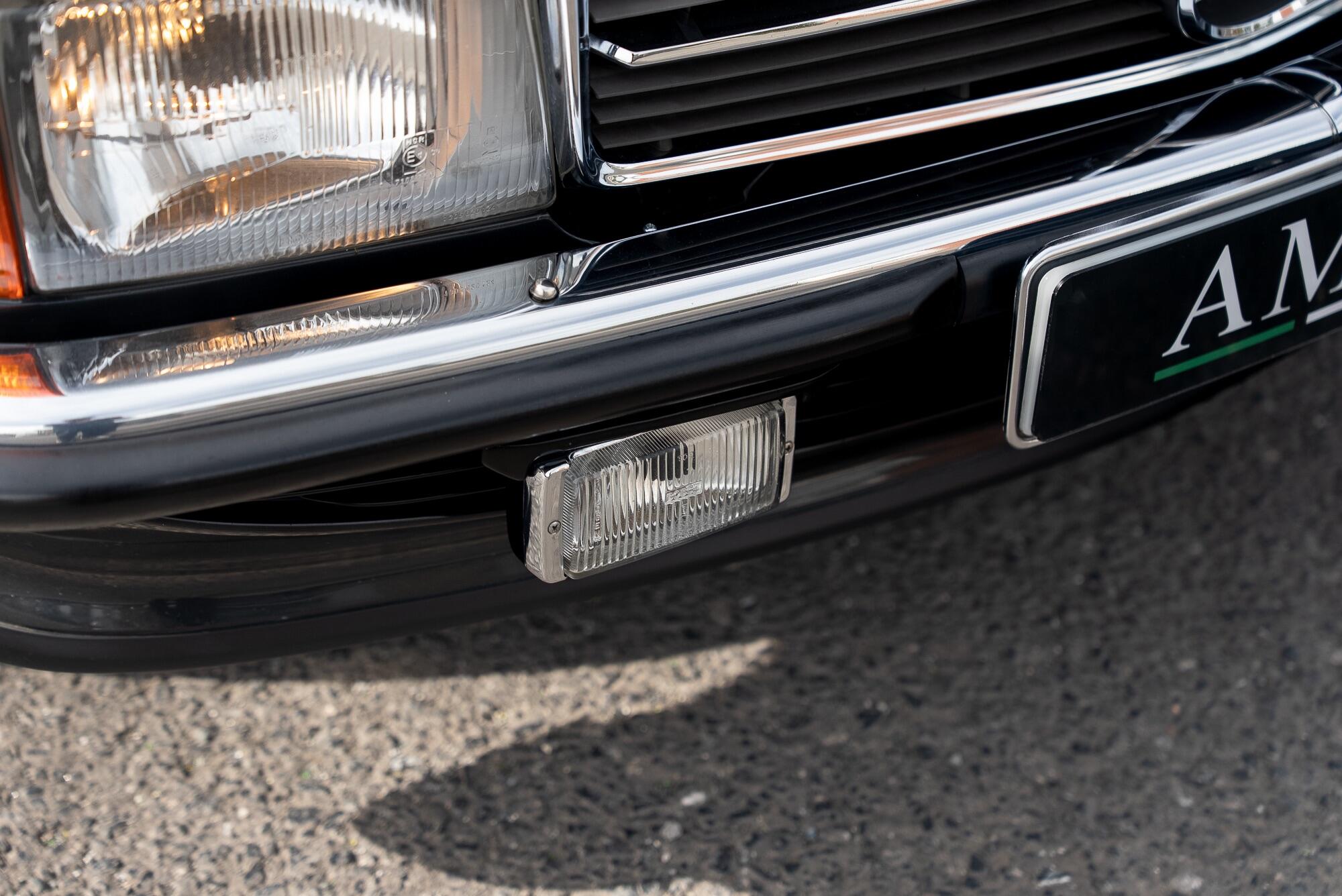 Mercedes-Benz 500 SL view 56