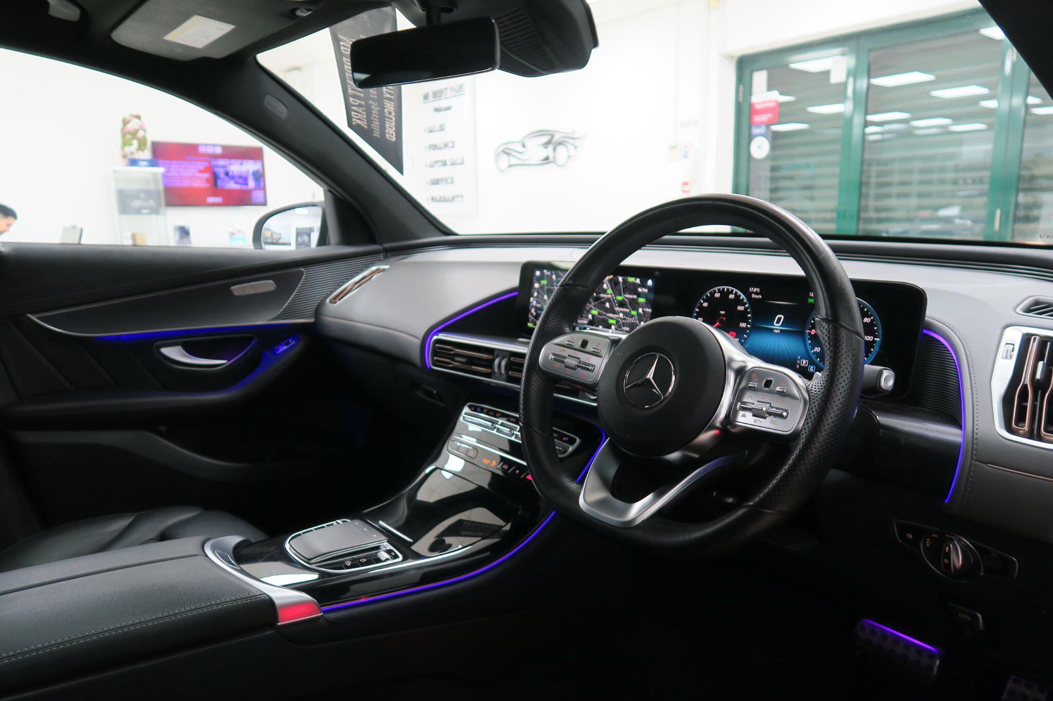 Mercedes-Benz EQC view 9