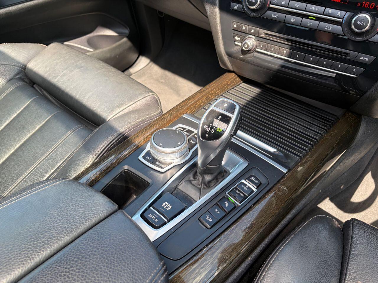 BMW X5 view 32