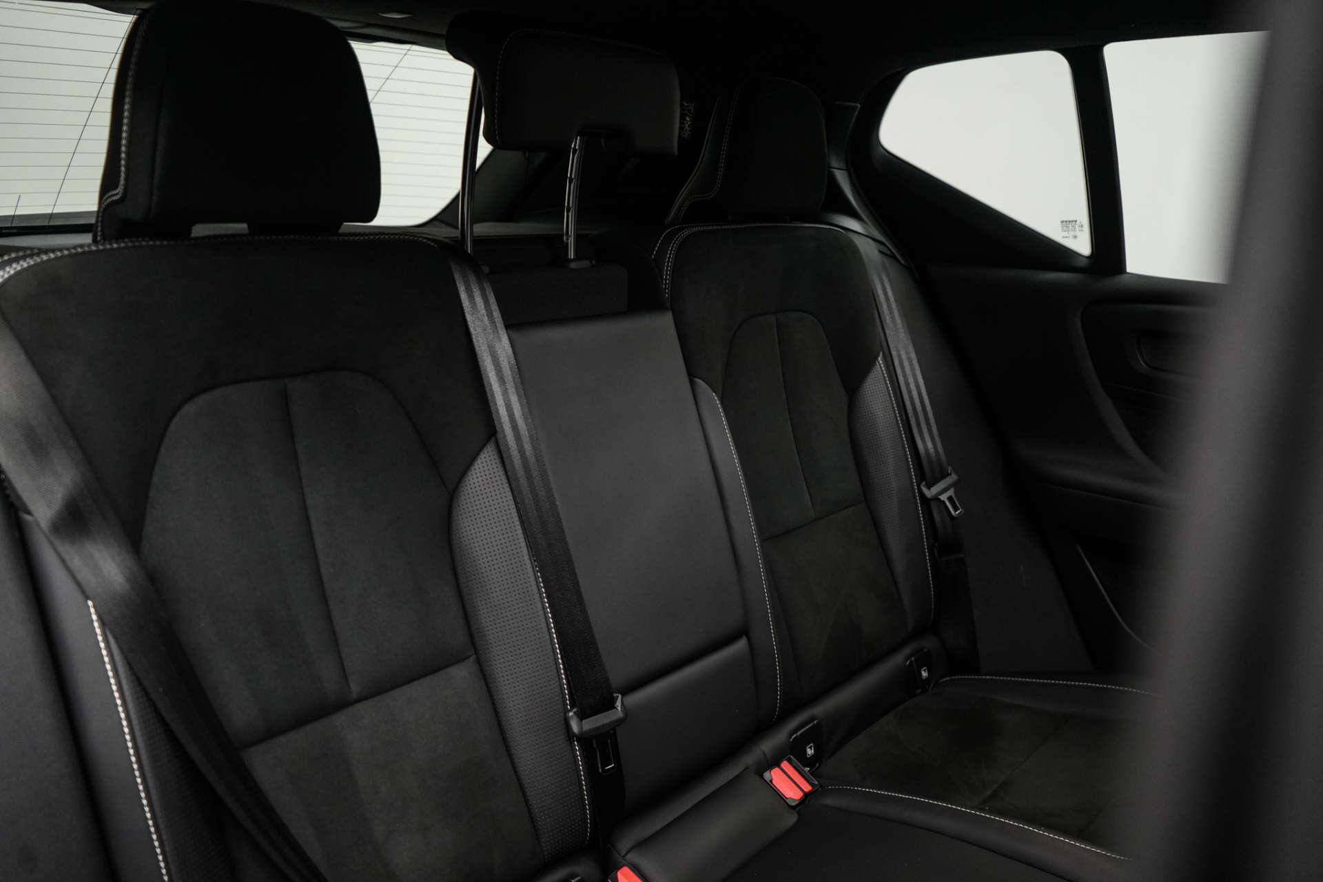 Volvo XC40 view 21