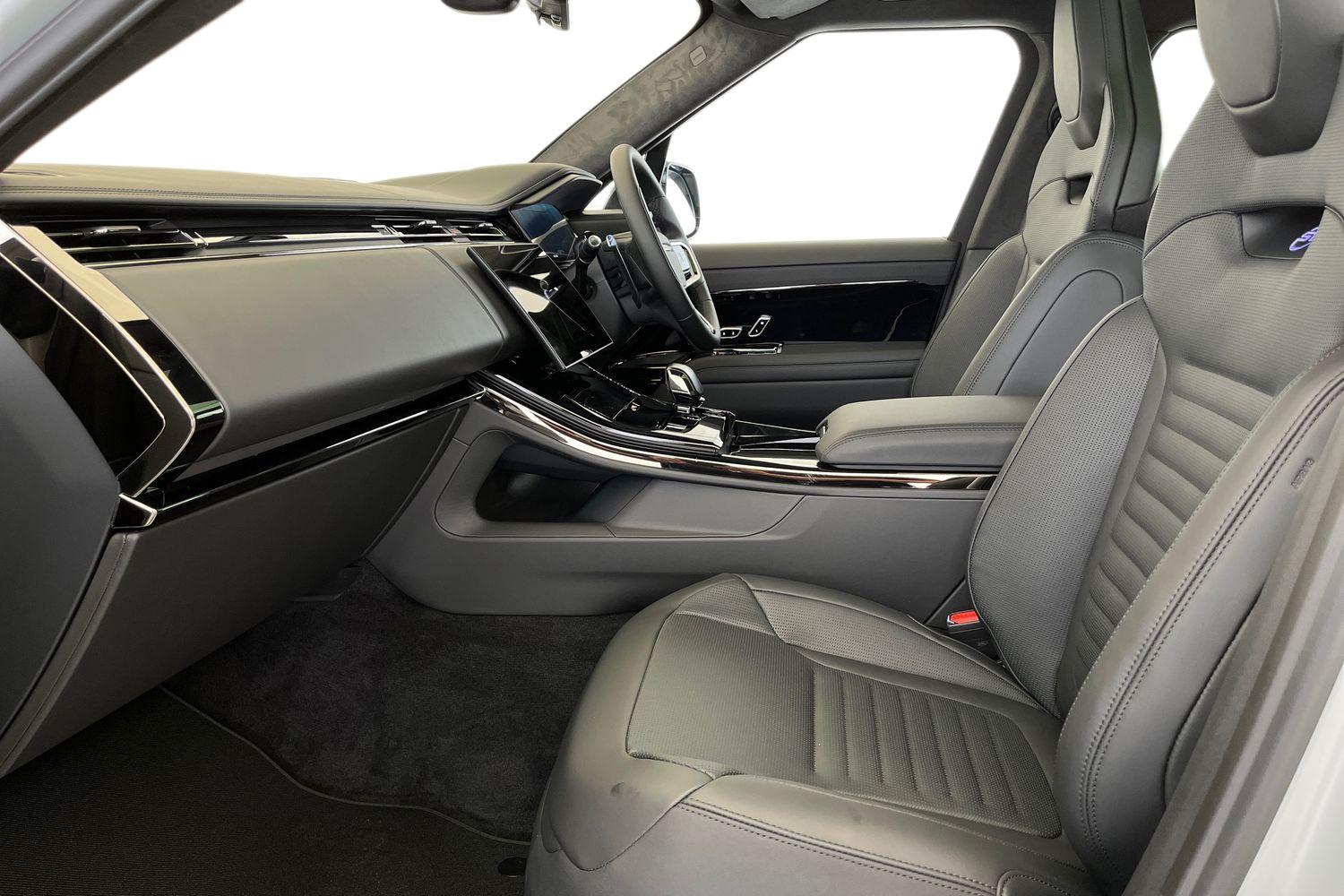 Land Rover Range Rover Sport view 3