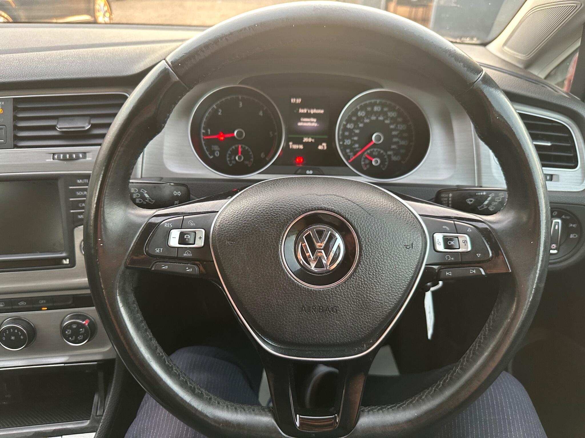 Volkswagen Golf view 43