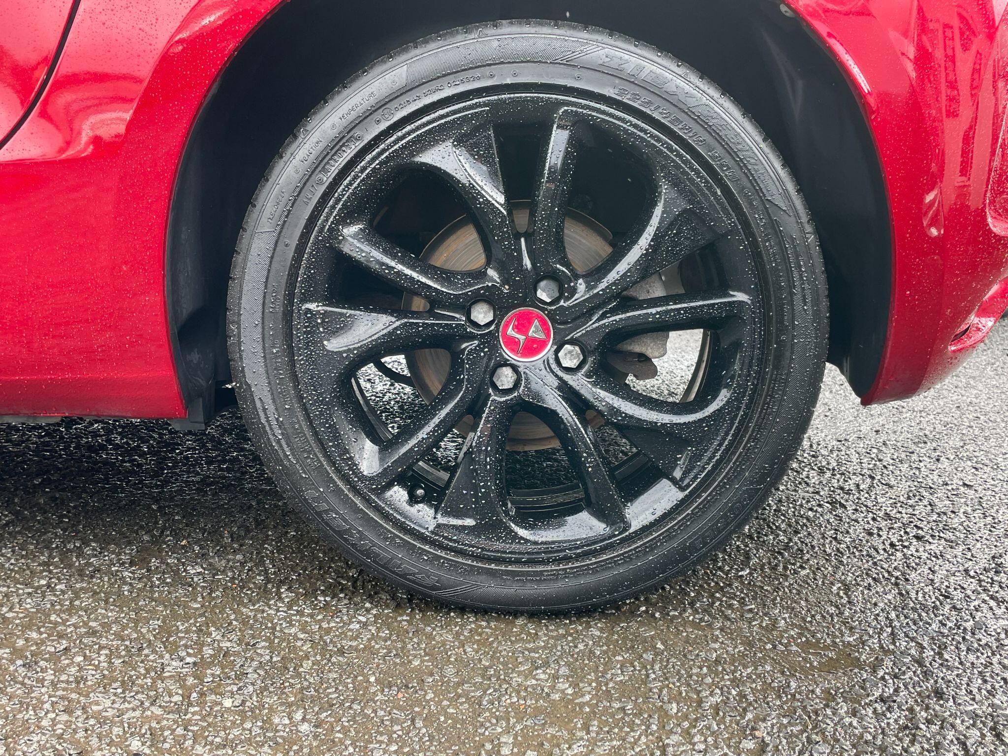 DS Automobiles DS 4 view 10