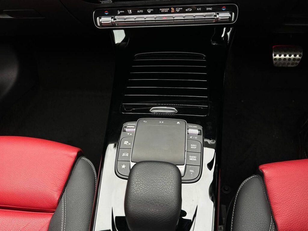 Mercedes-Benz Cla view 33