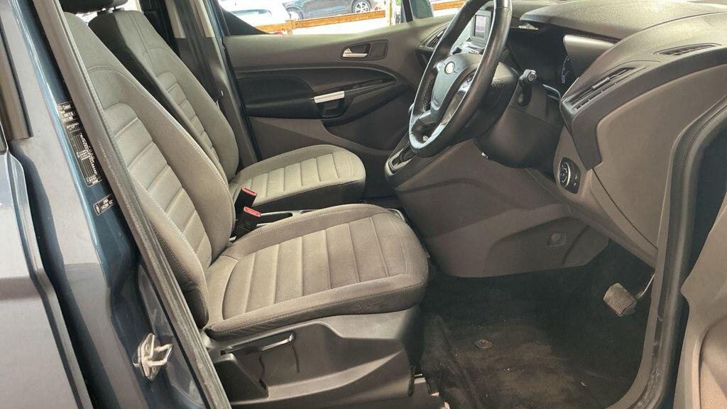 Ford Grand Tourneo Connect view 7