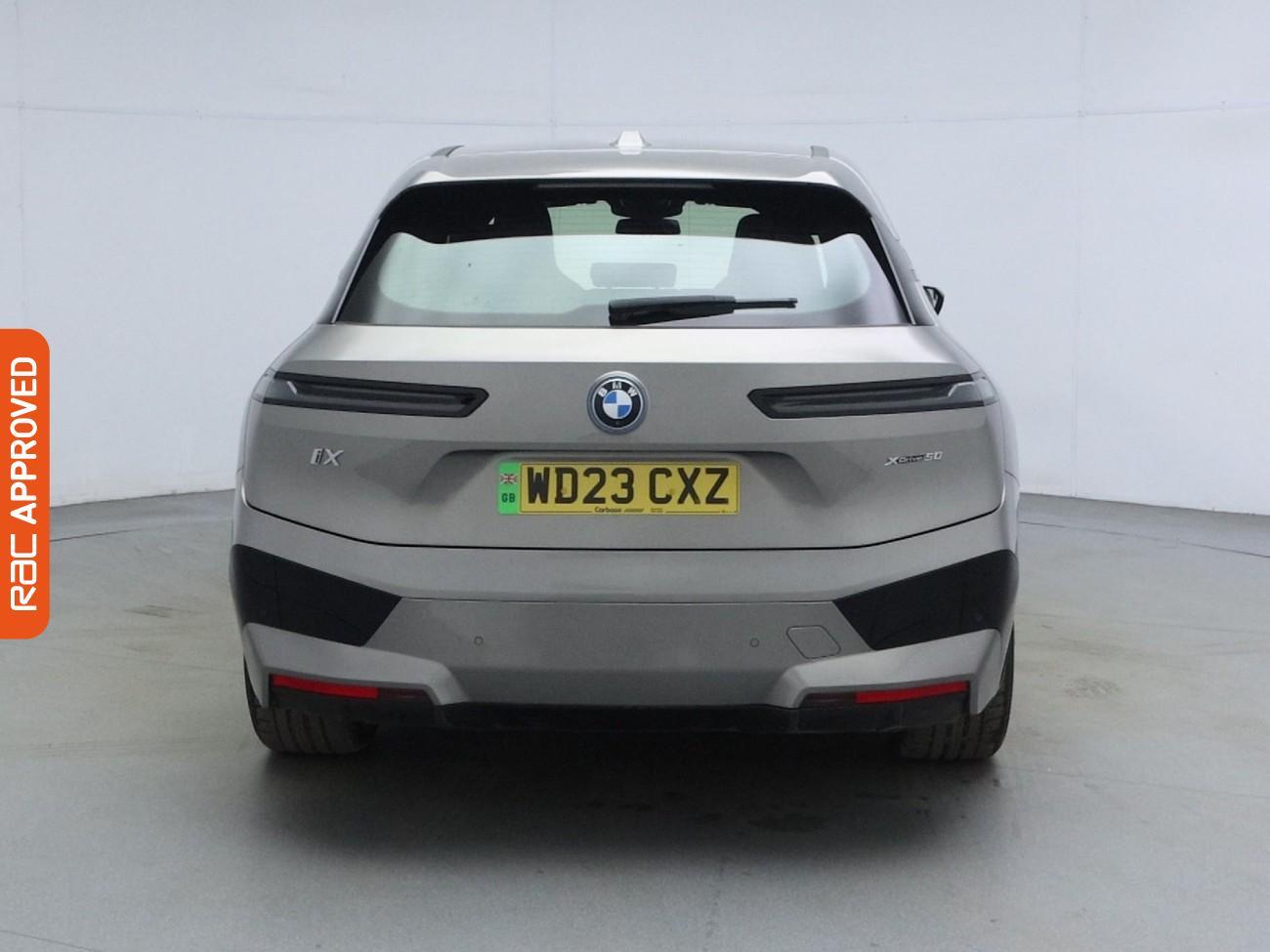 BMW Ix view 9
