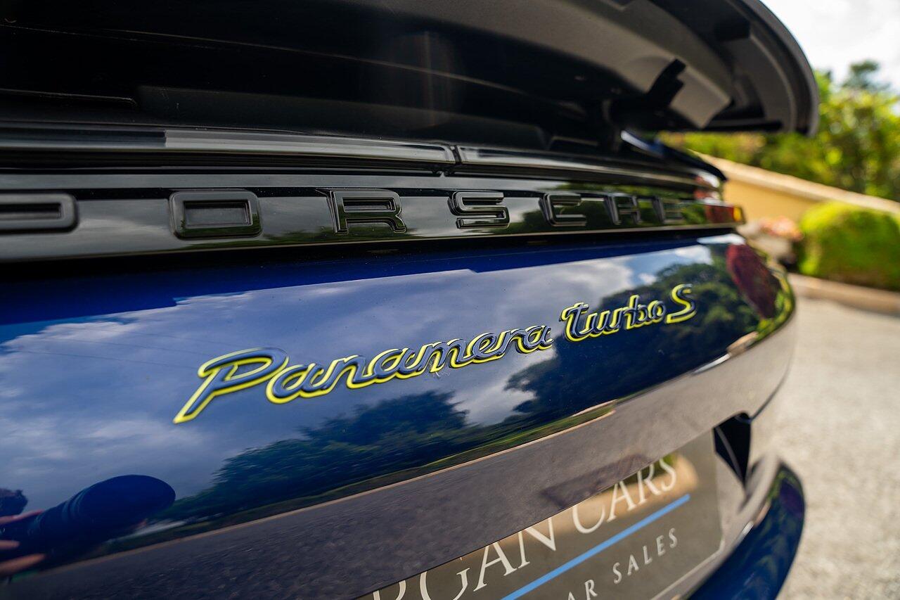 Porsche Panamera view 10