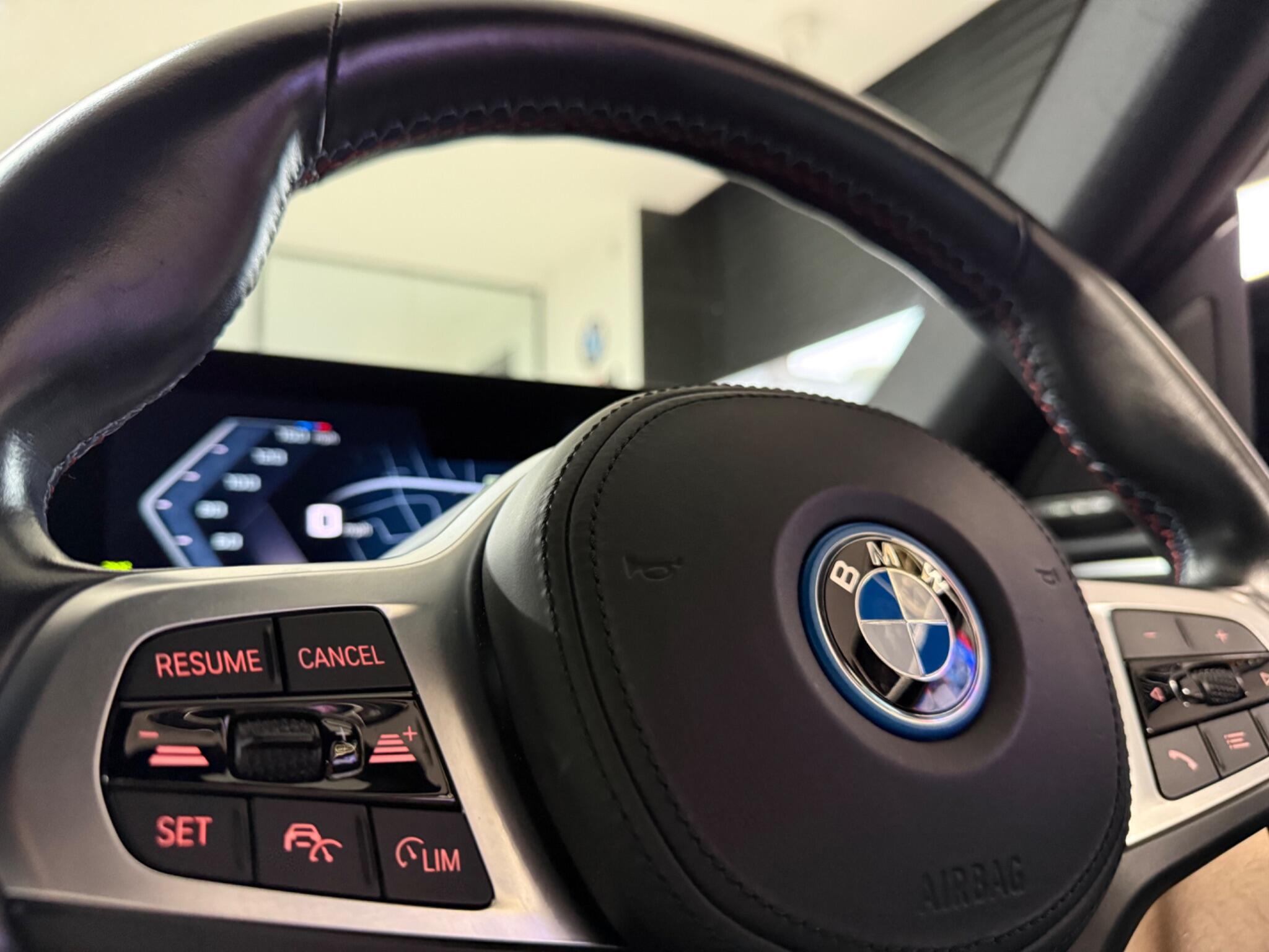 BMW I4 view 22
