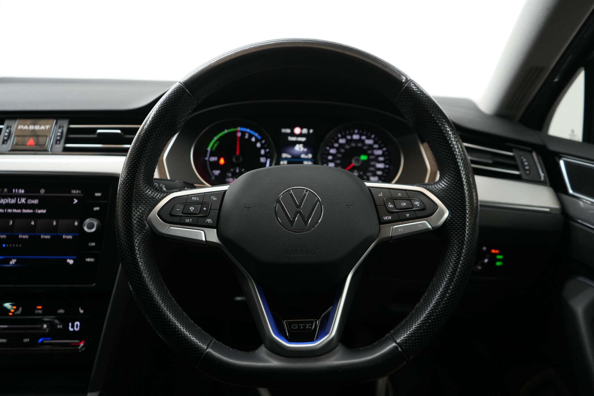 Volkswagen Passat view 42
