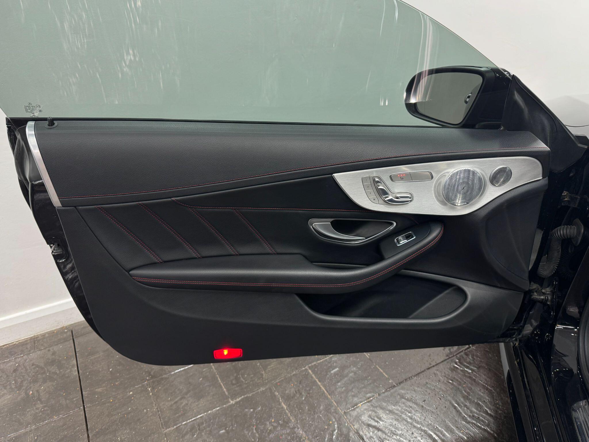 Mercedes-Benz C-Class view 41