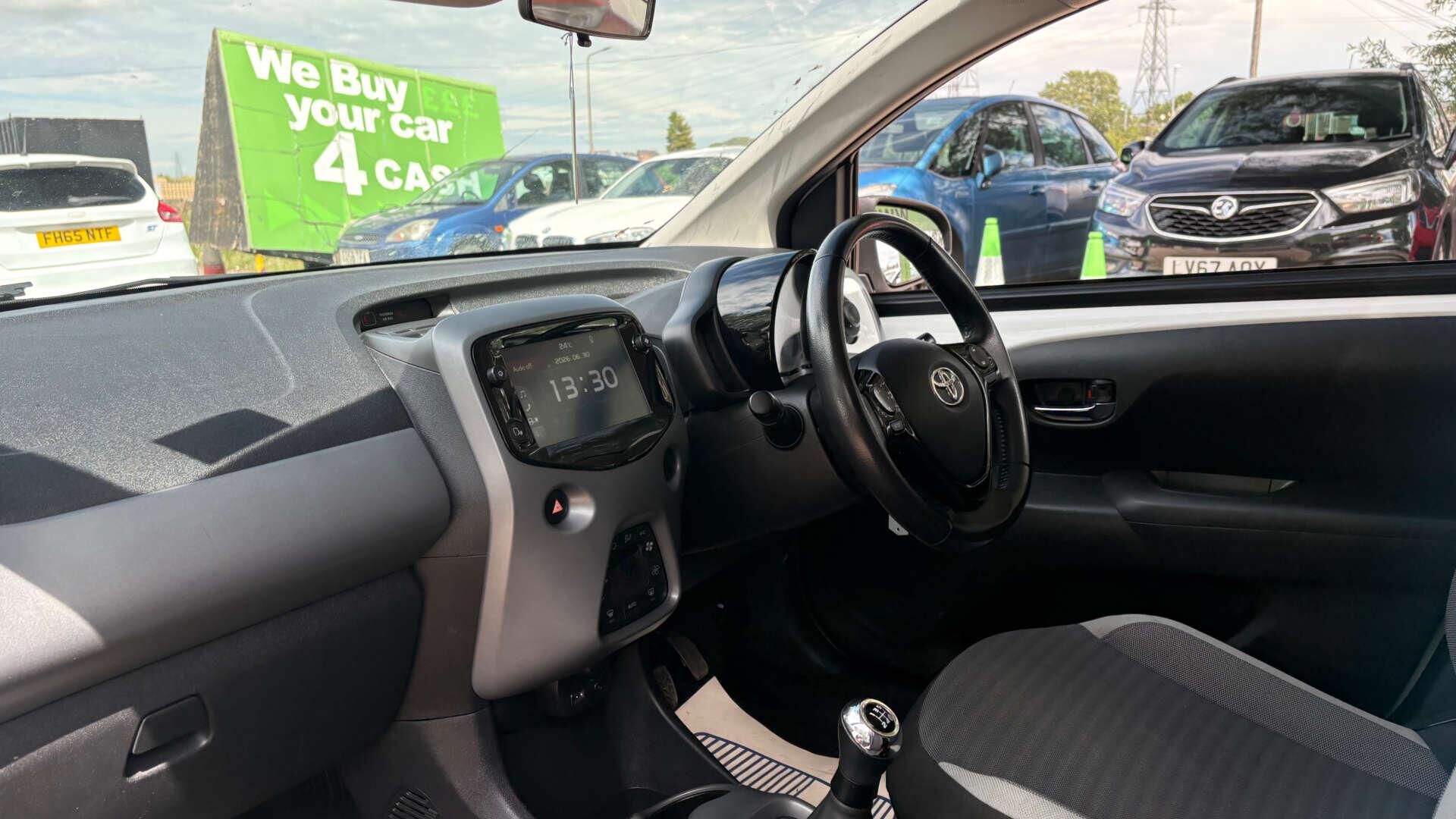 Toyota Aygo view 14