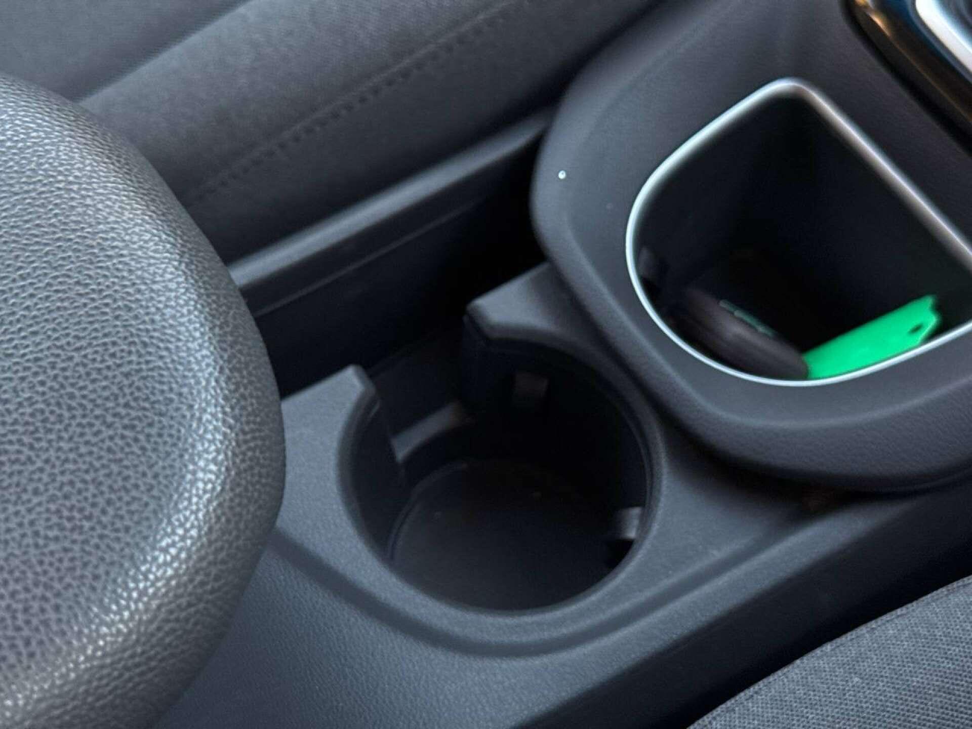 Hyundai Ioniq view 62