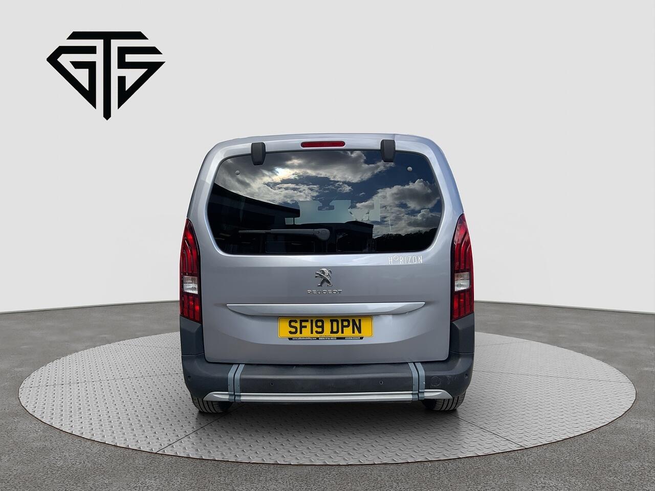 Peugeot Rifter view 4
